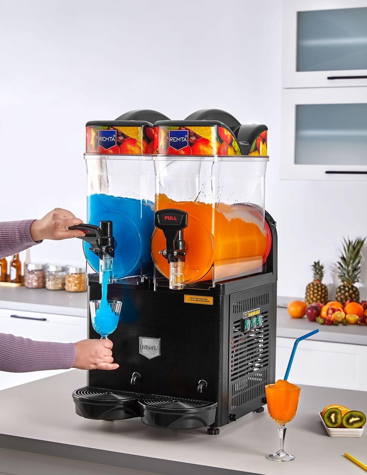 İkili Slush (Buzlaş-Karlamaç) Makinası 12+12 lt - ST26