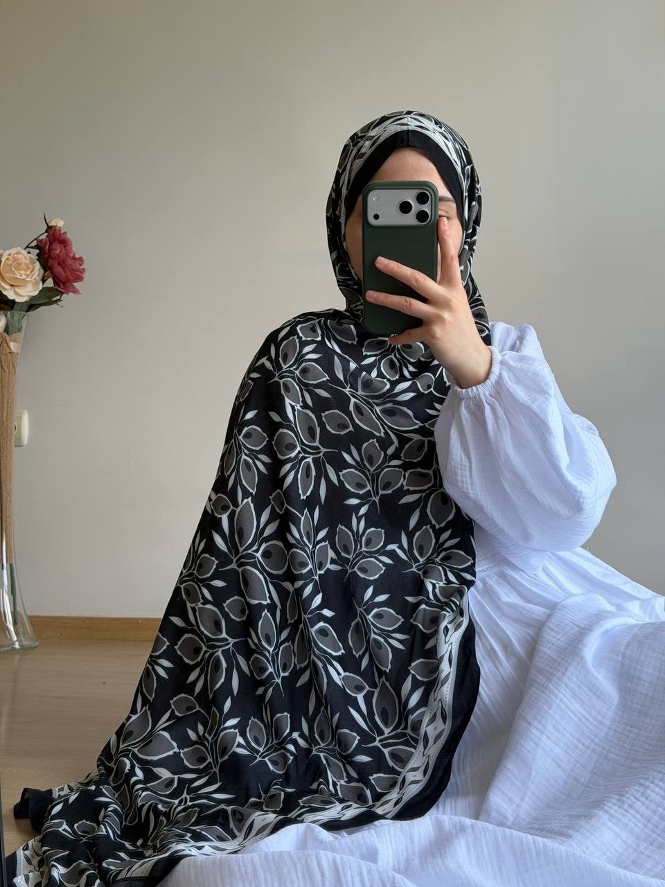 Siyah Beyaz Yapraklı Organik Pamuk Şal