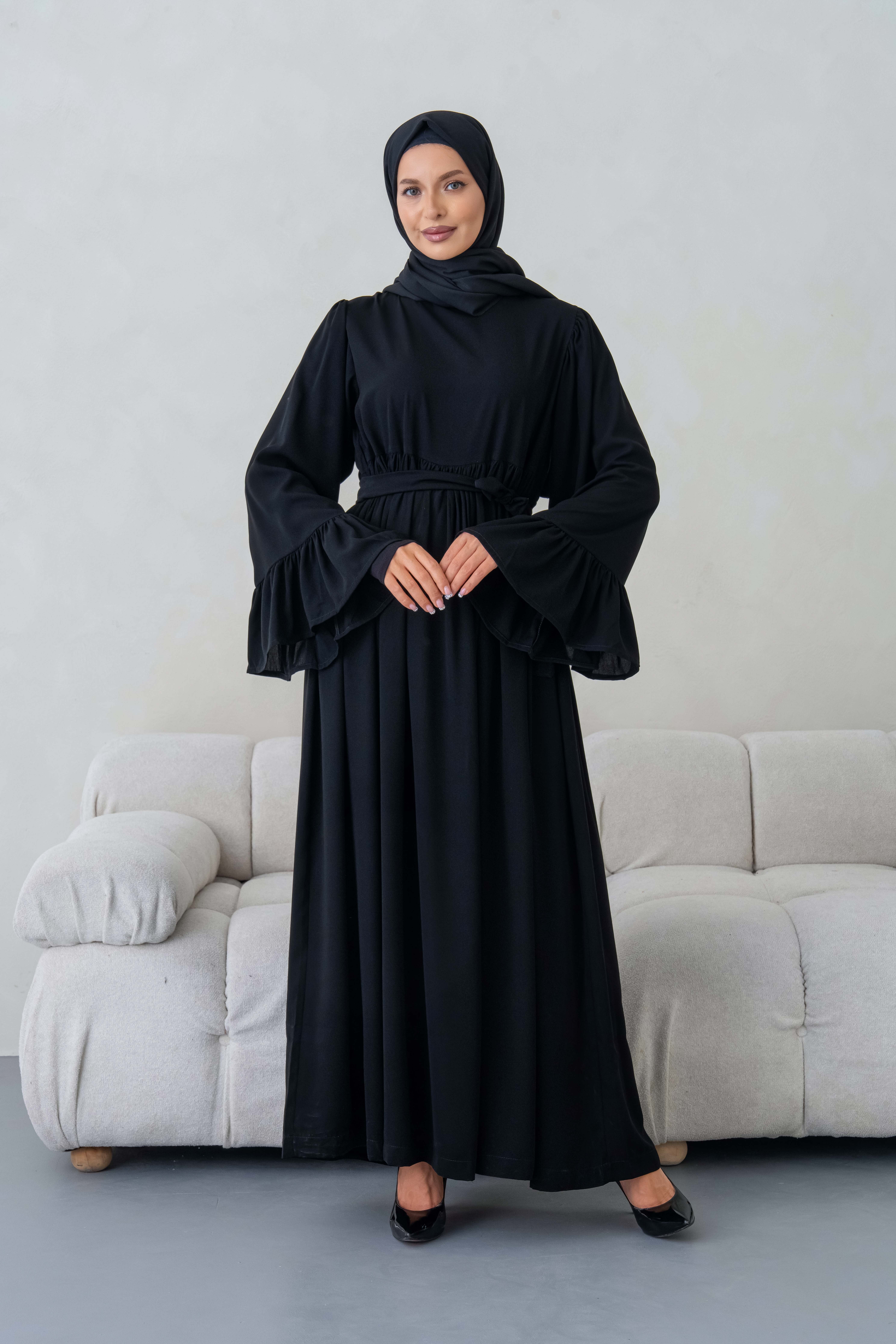 Siyah Kolları Fırfırlı Medine İpeği Tesettür Elbise 