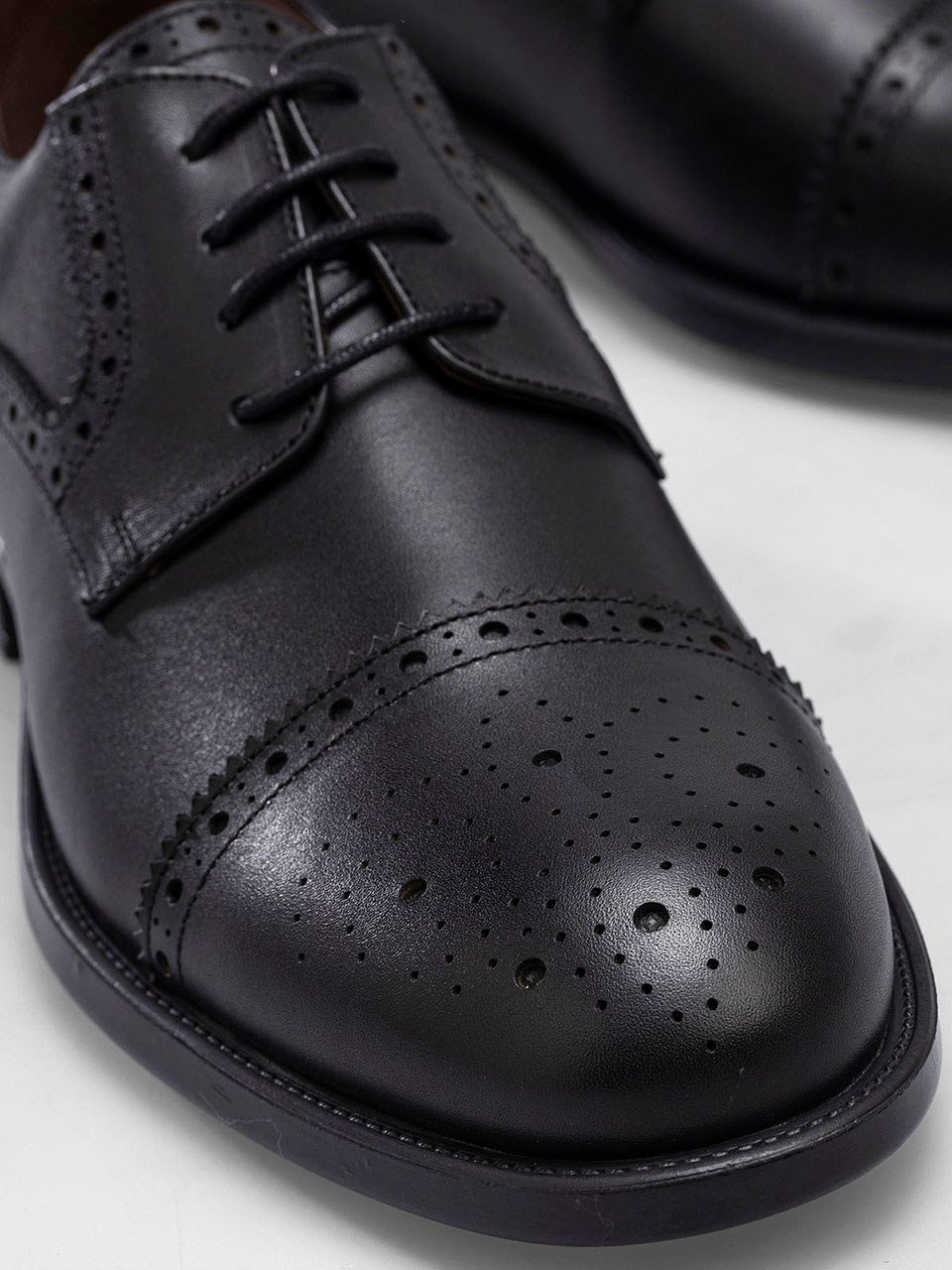 RUJO BROOK Hakiki Deri El Yapımı Half Brogue Delik Desenli Konfor Tabanlı Erkek Ayakkabı SİYAH