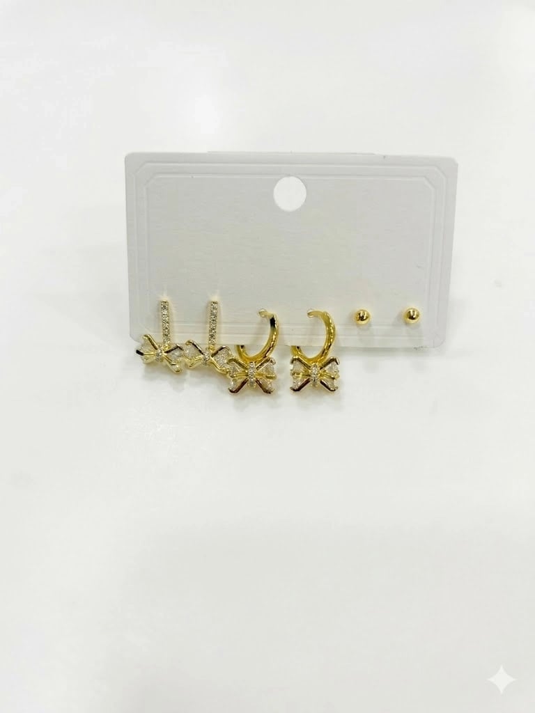 Fiyonk Detaylı Sallantılı Altılı Küpe