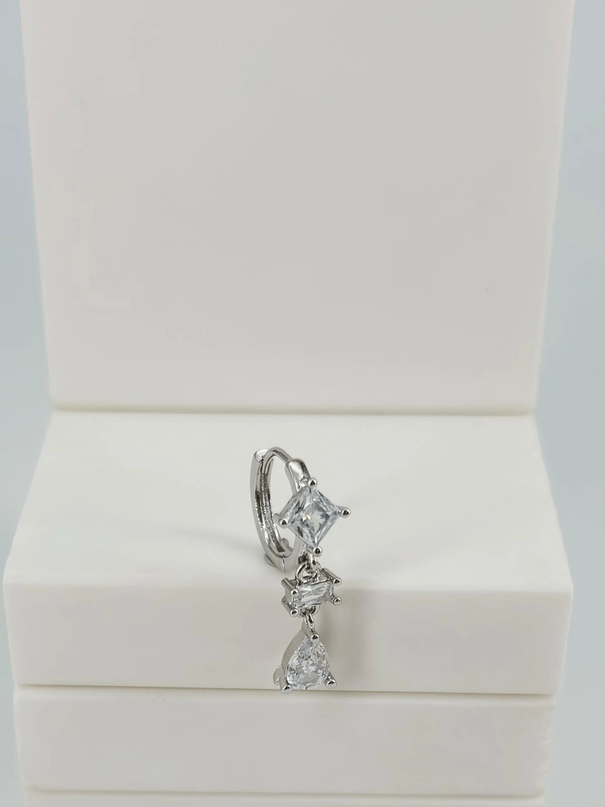 Tragus Kıkırdak Küpesi