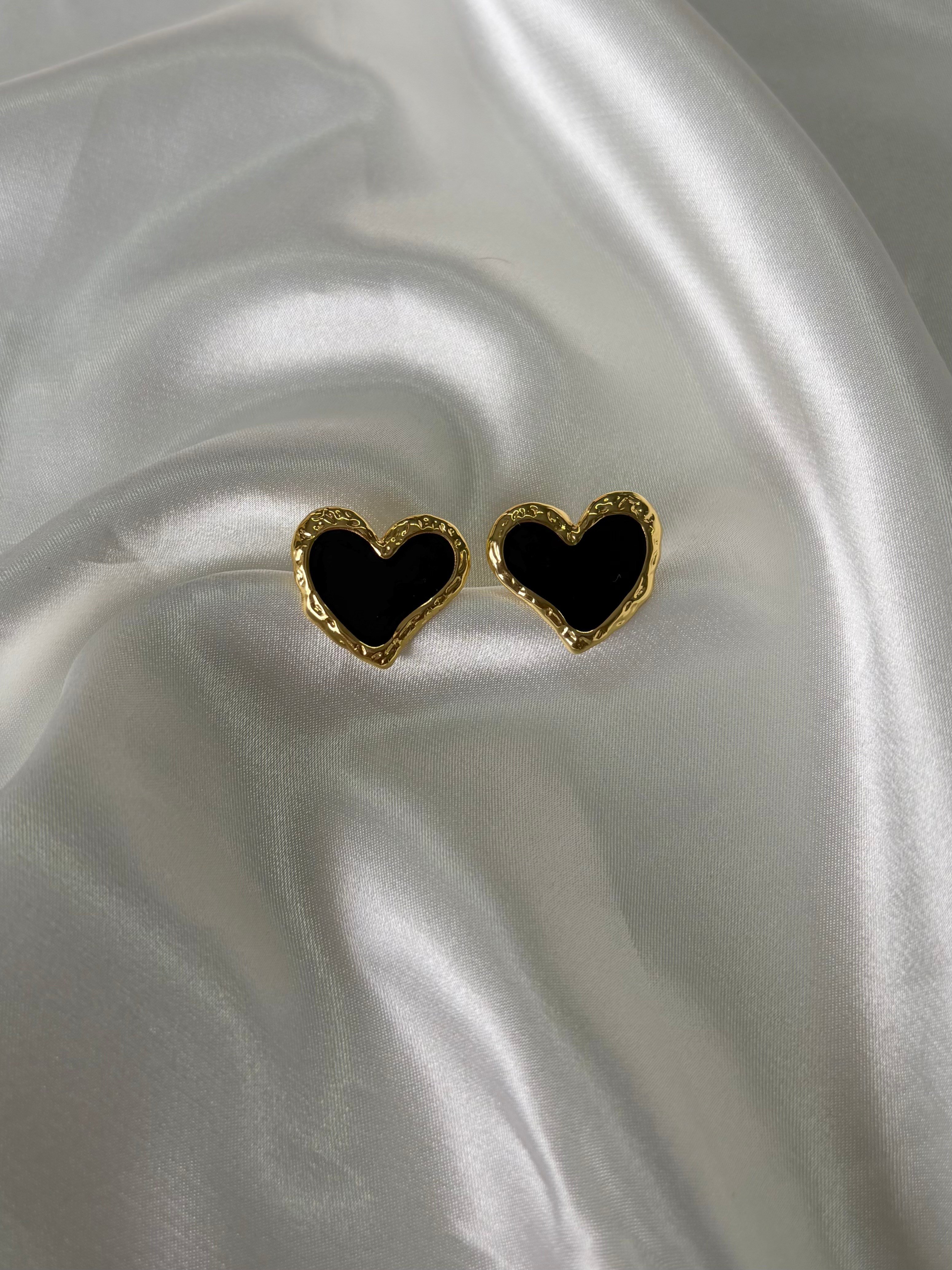 Kadın Gold Renk Siyah Kalp Küpe