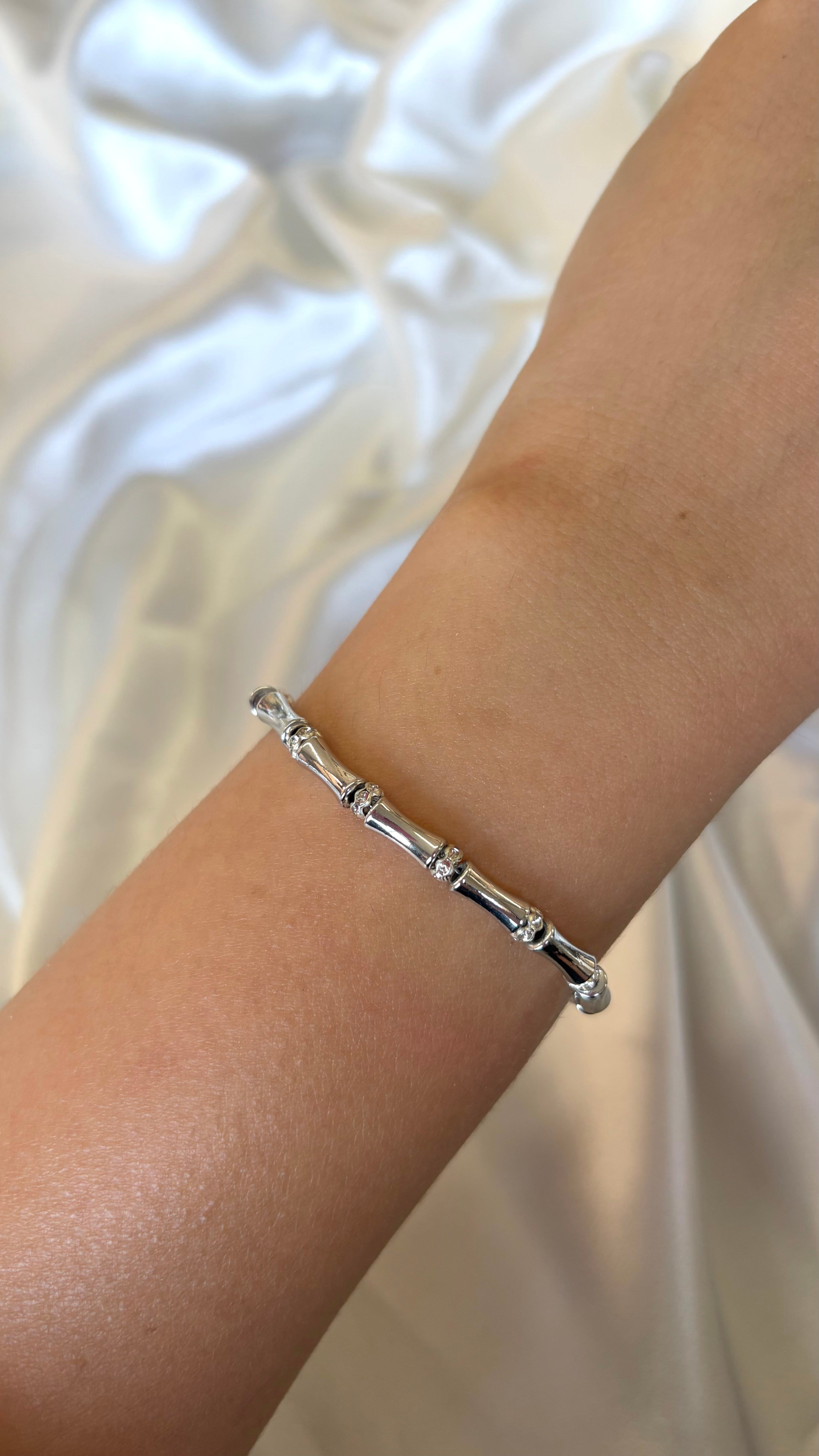 Kadın Gümüş Renk Taşlı Bambu Model Bileklik