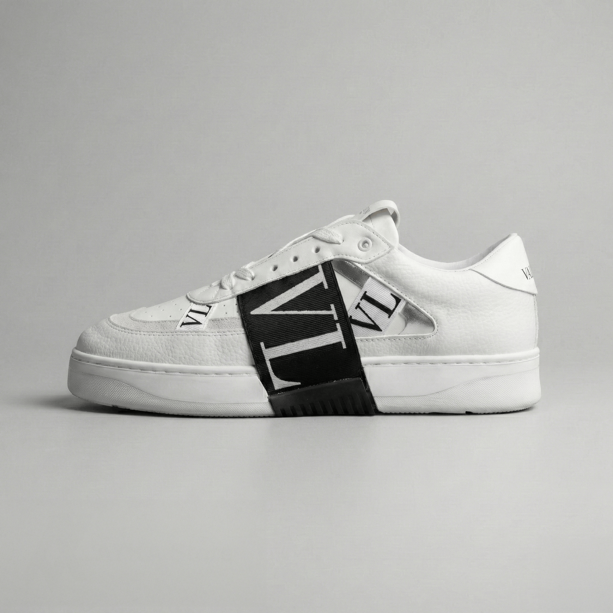 VG01 - Leather White Sneaker