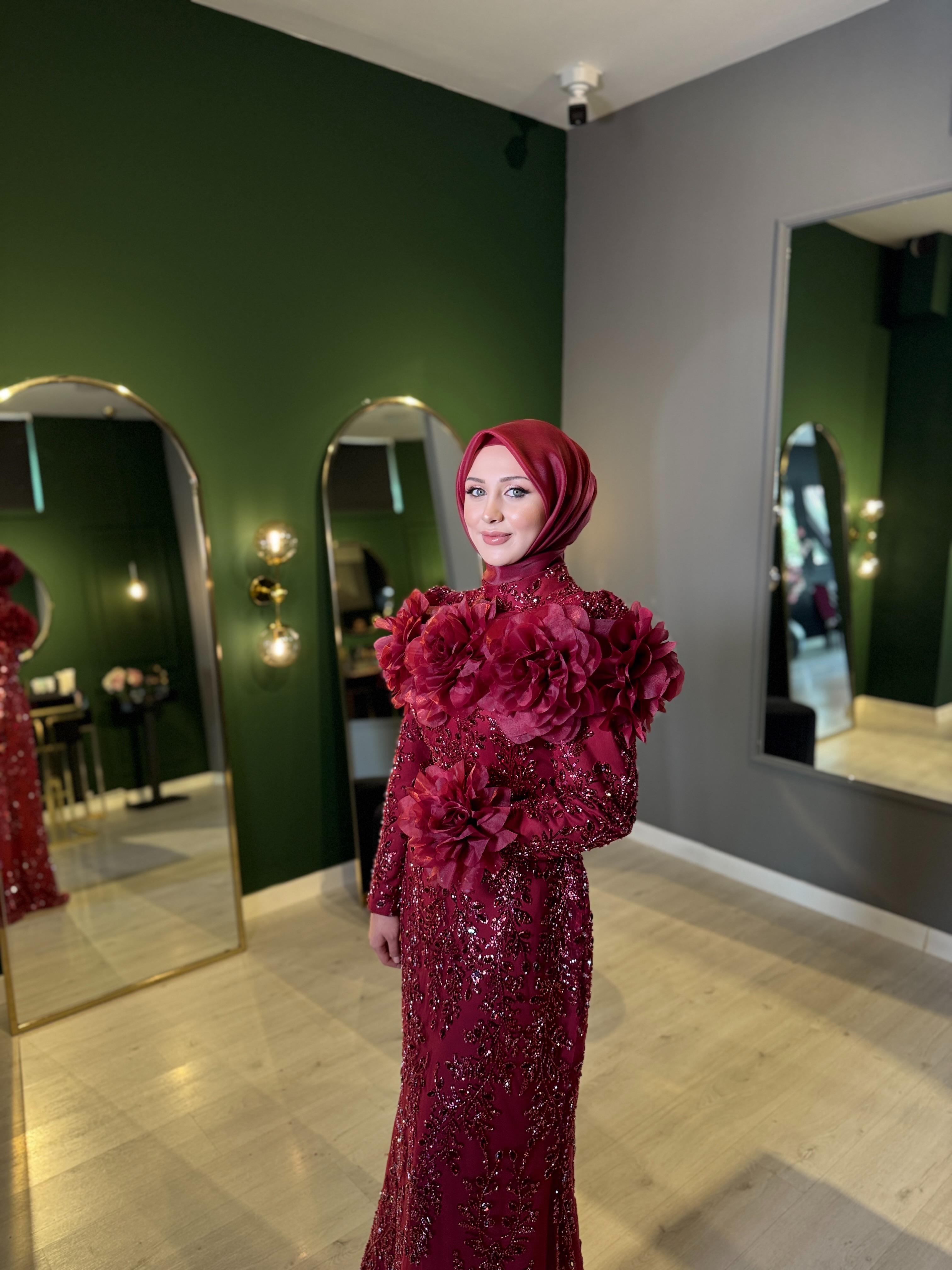 Claret Rose Çiçek Detaylı Elbisemiz 