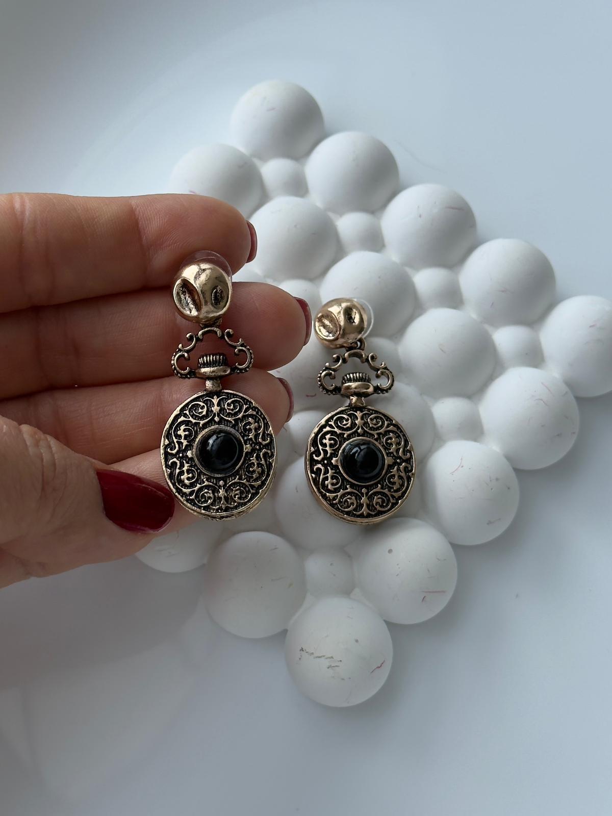 Özel Seri Siyah Vintage Küpe