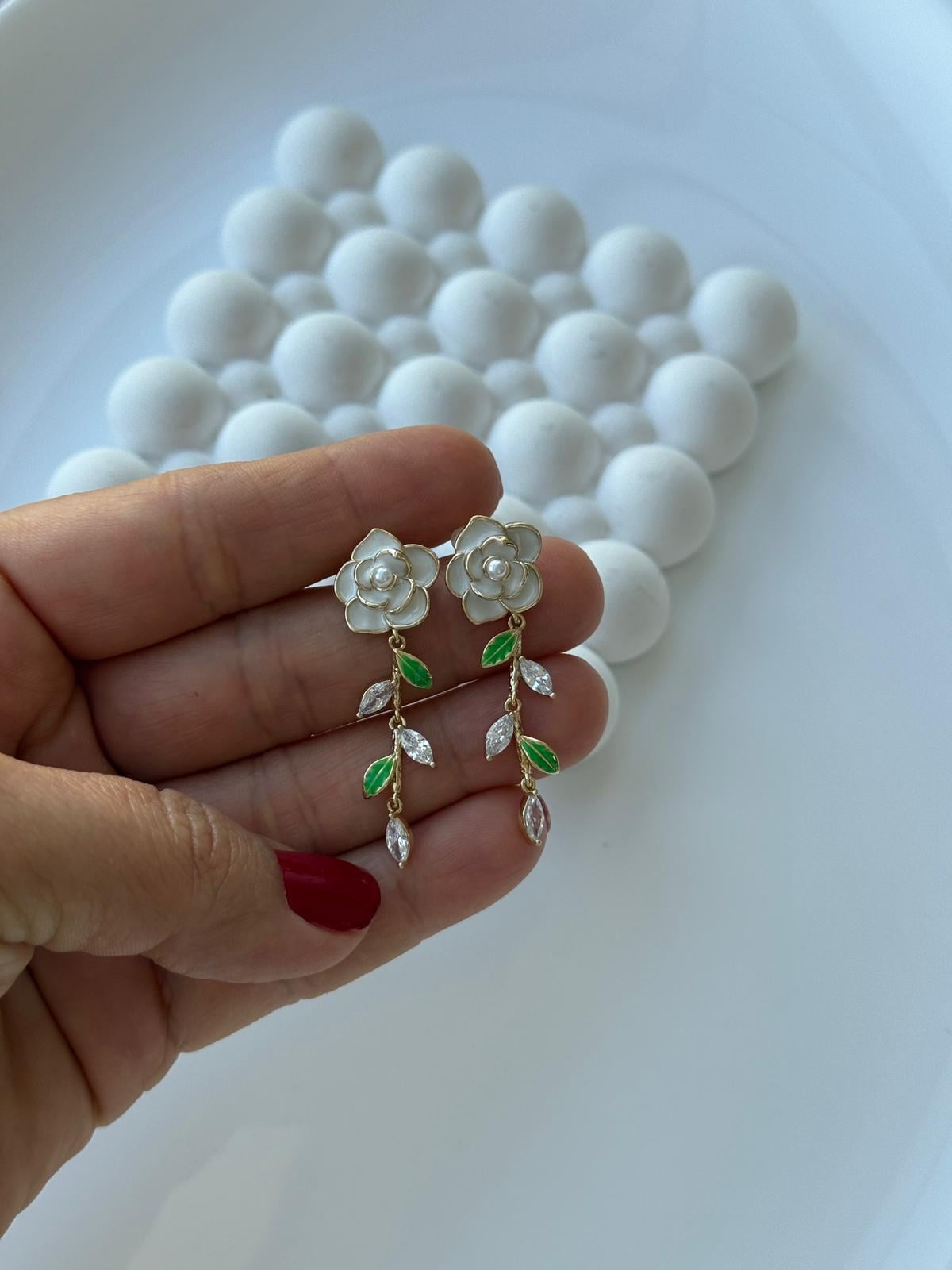 Vip Beyaz Gül Küpe