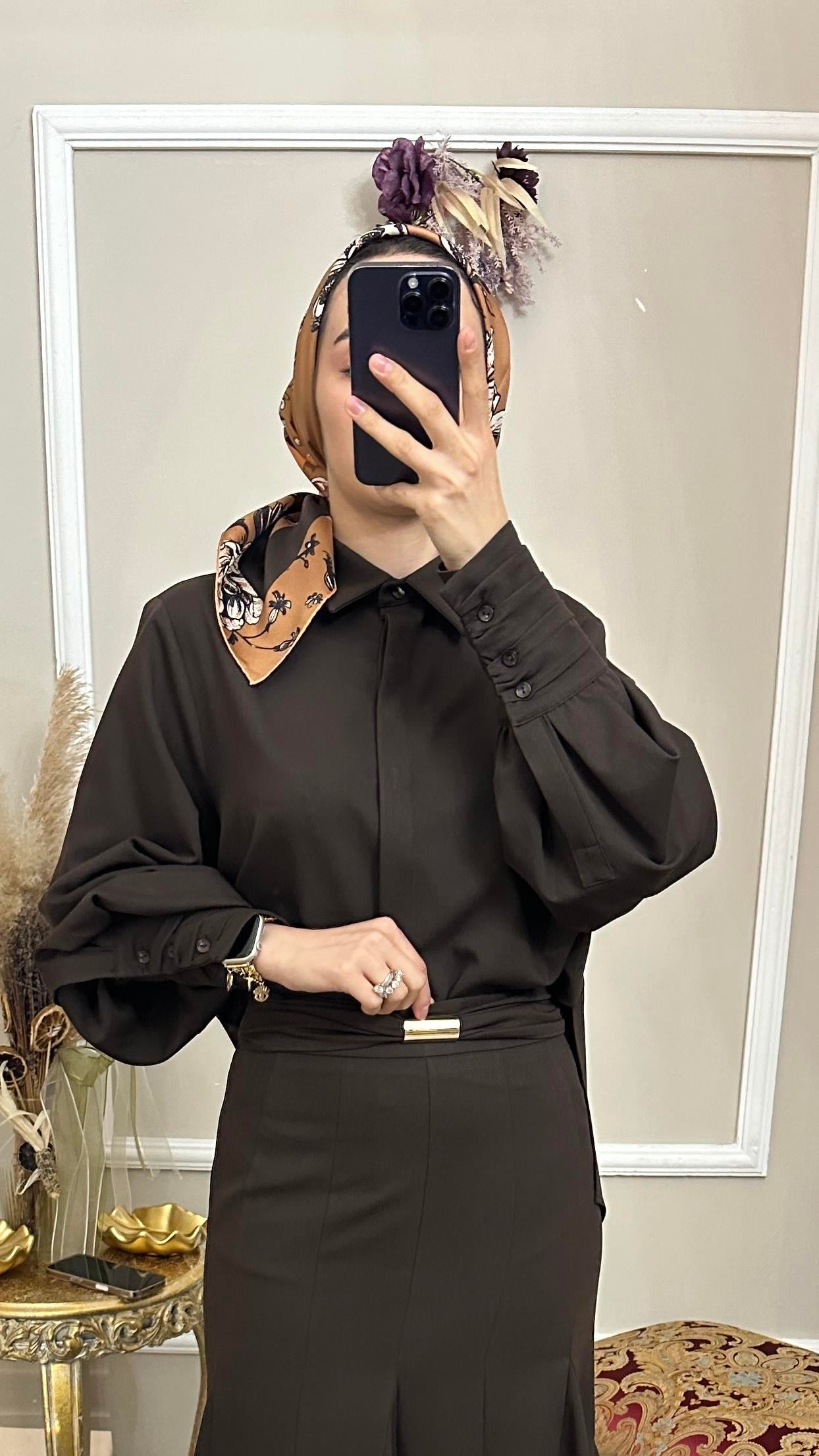 Bileği Drapeli Gömlek