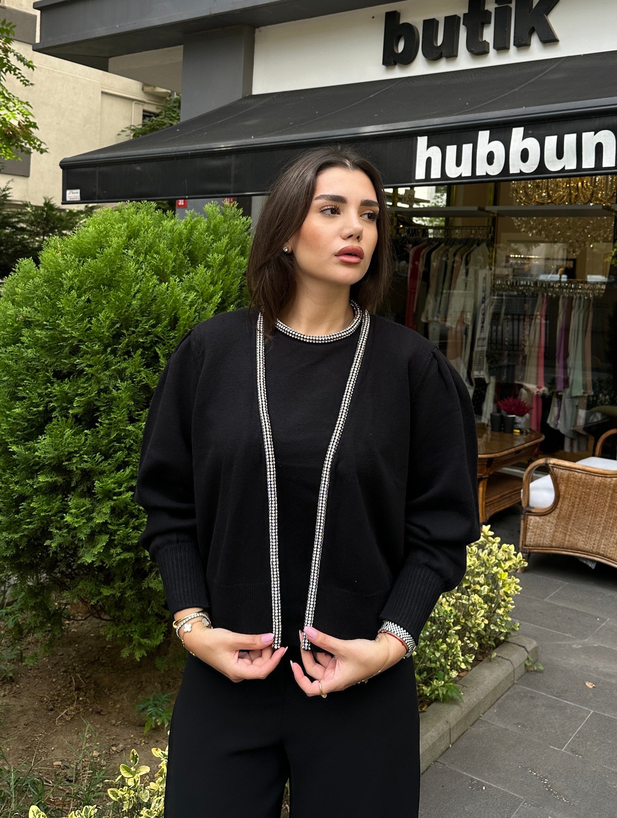 Şerit  Taş  Detaylı  Hırka 