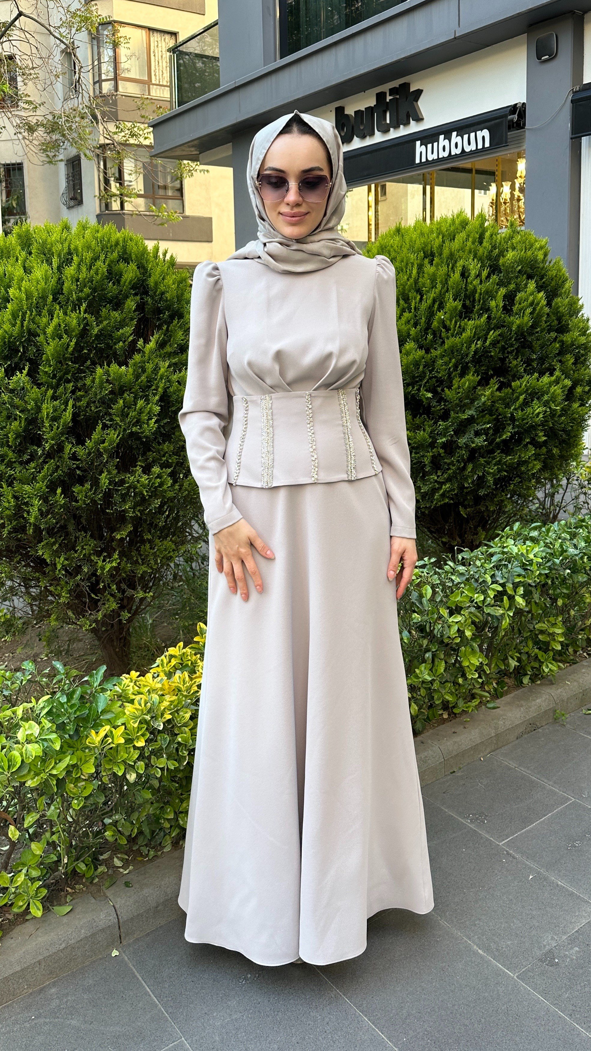 Veloria Dress