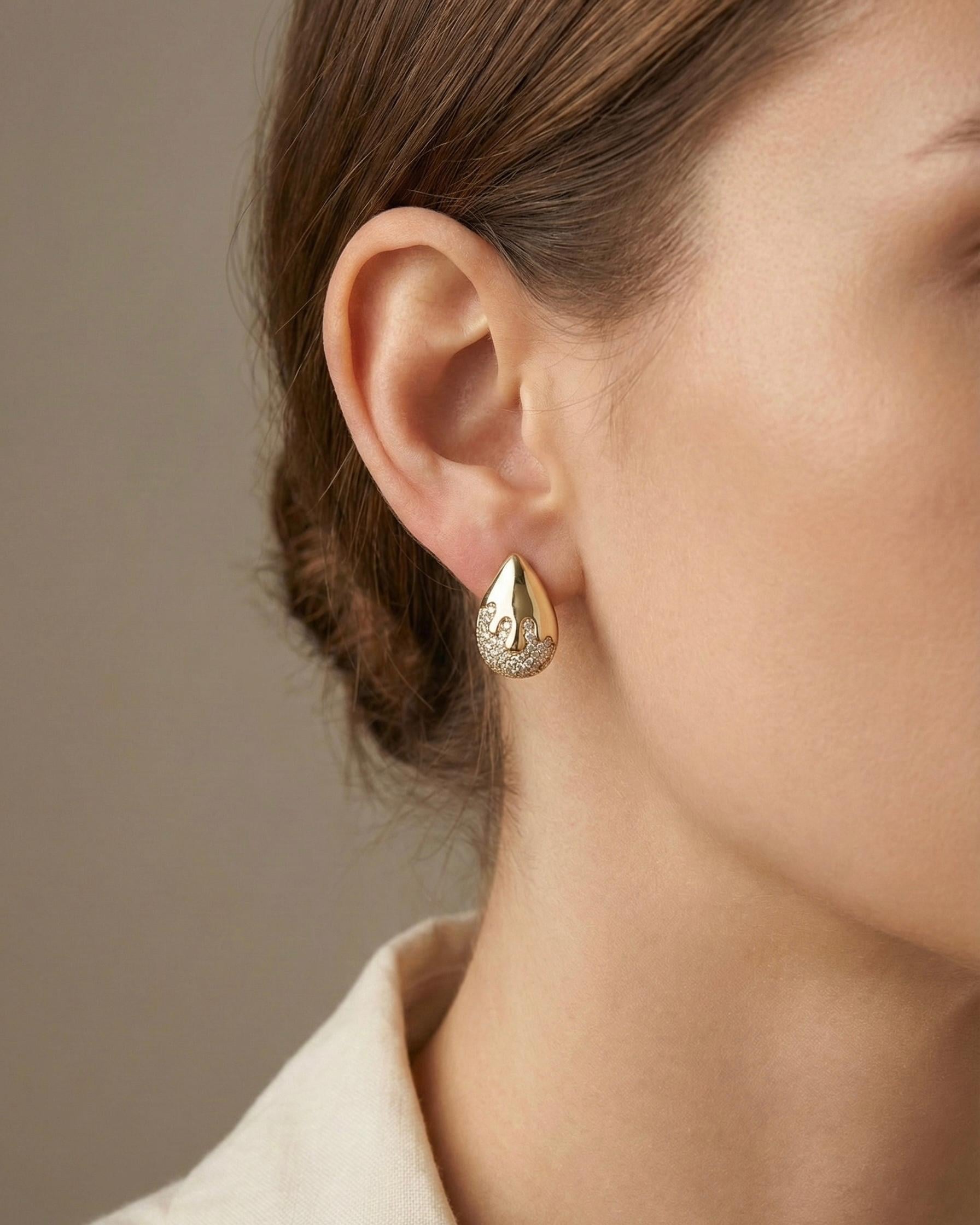 14K Xuping Nokta Dokulu Taşlı Küpe