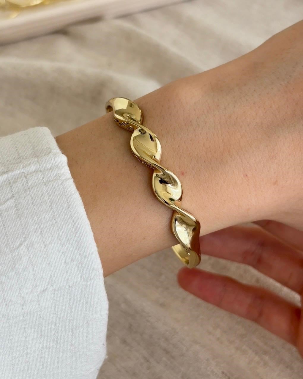Xuping Idalia Gold Kelepçe