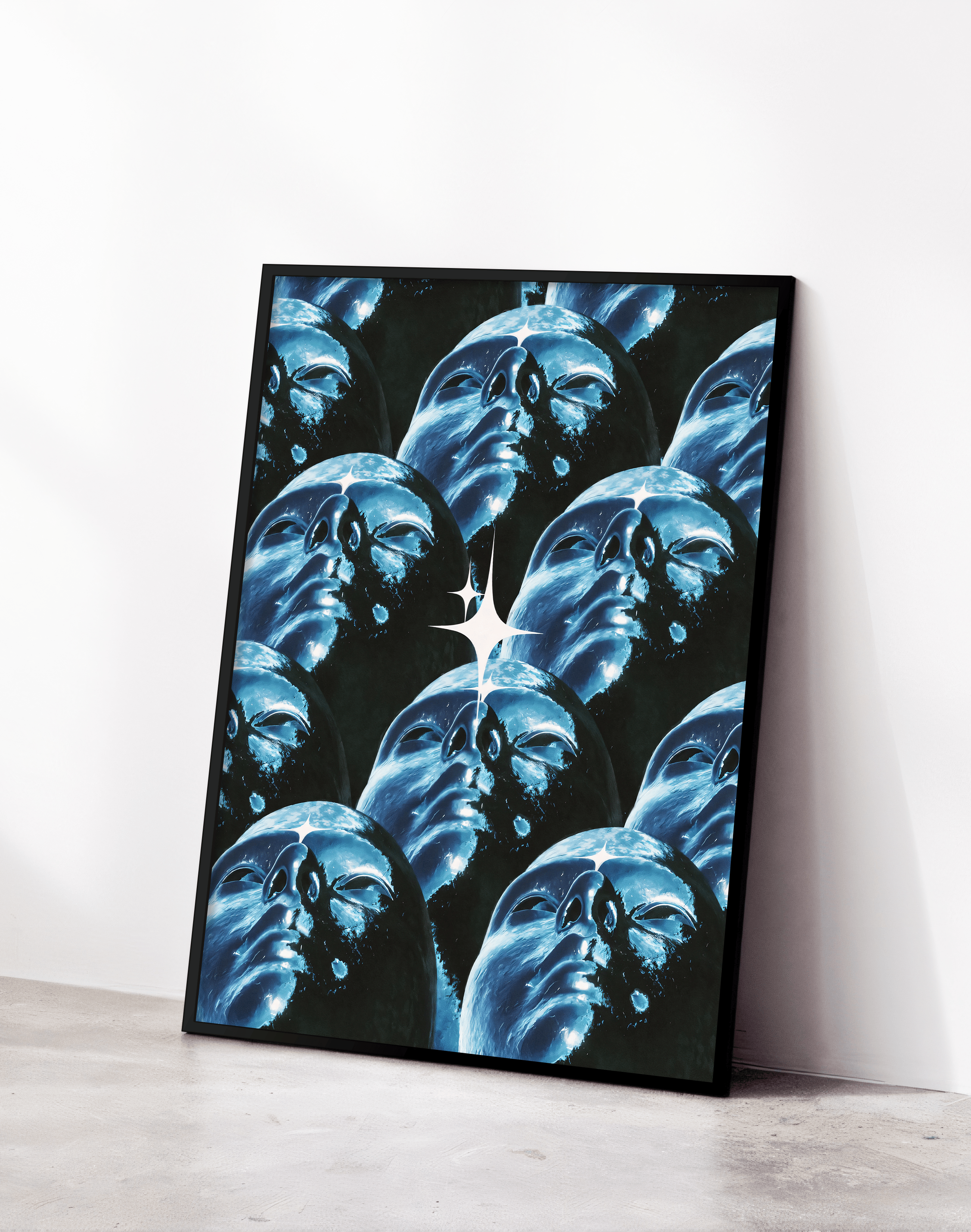 Blue Faces Modern Duvar Tablosu – Mavi Maske Kolaj Poster
