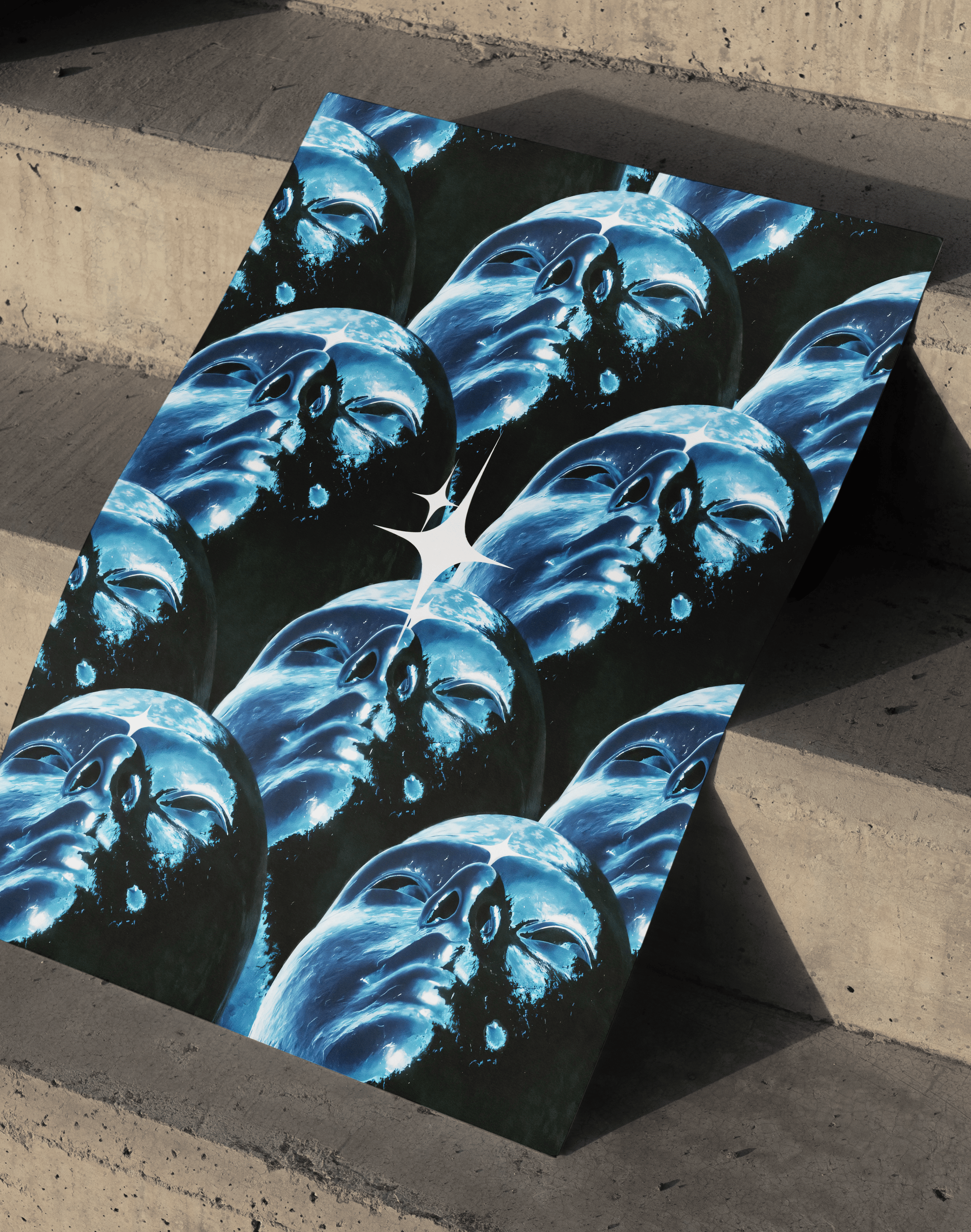 Blue Faces Modern Duvar Tablosu – Mavi Maske Kolaj Poster