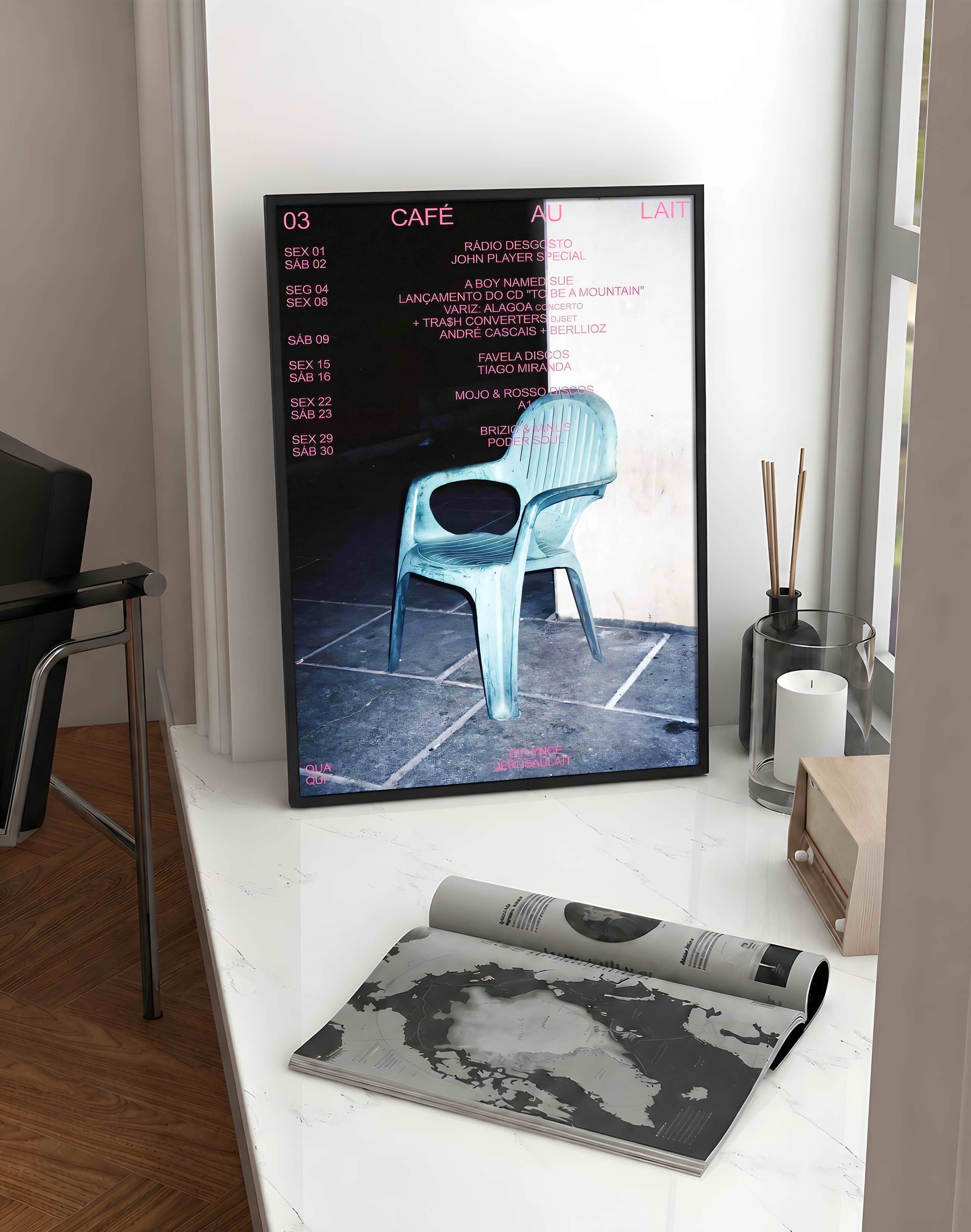 Café au Lait Modern Duvar Tablosu - Mavi Sandalye Fotoğrafik Poster