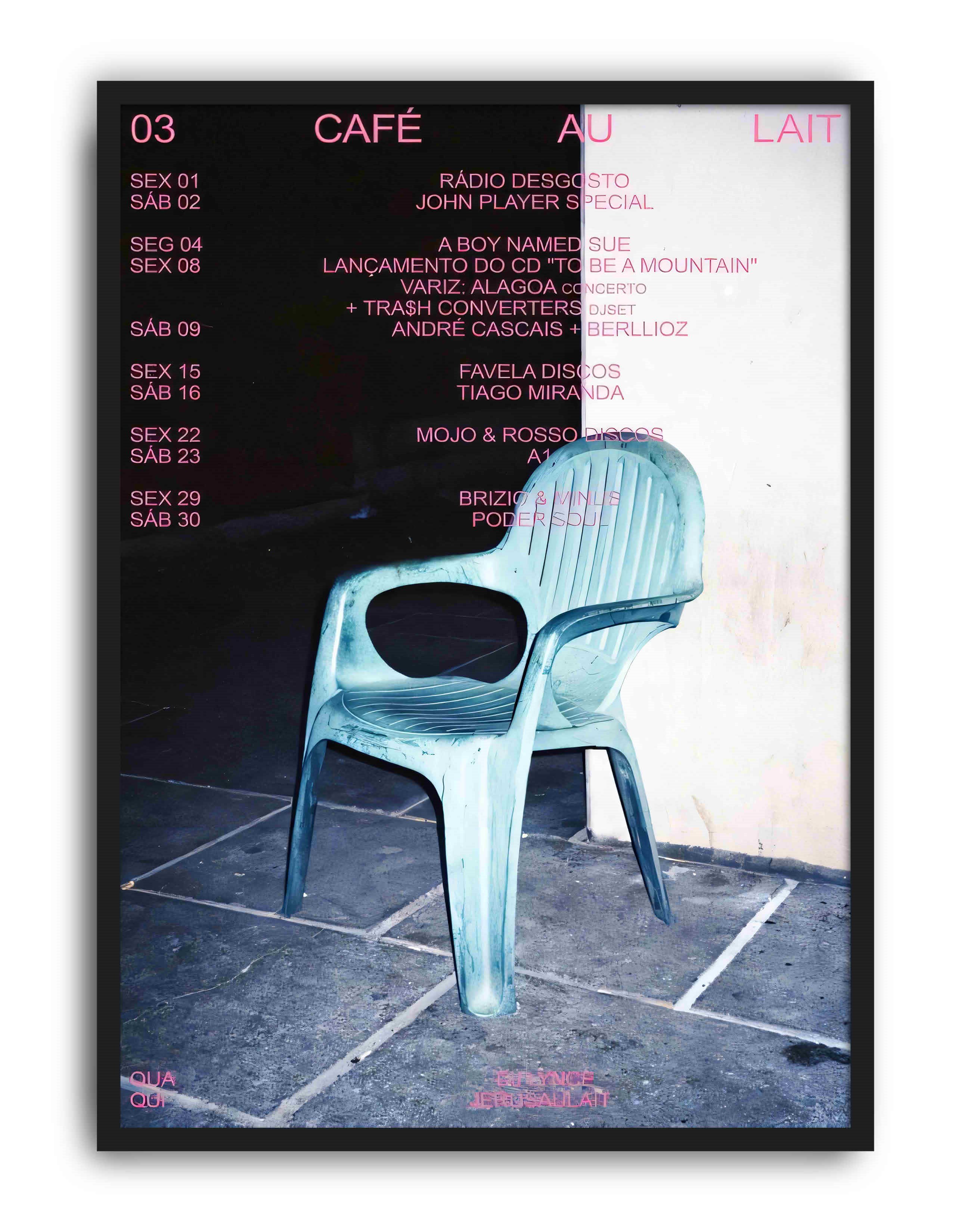 Café au Lait Modern Duvar Tablosu - Mavi Sandalye Fotoğrafik Poster