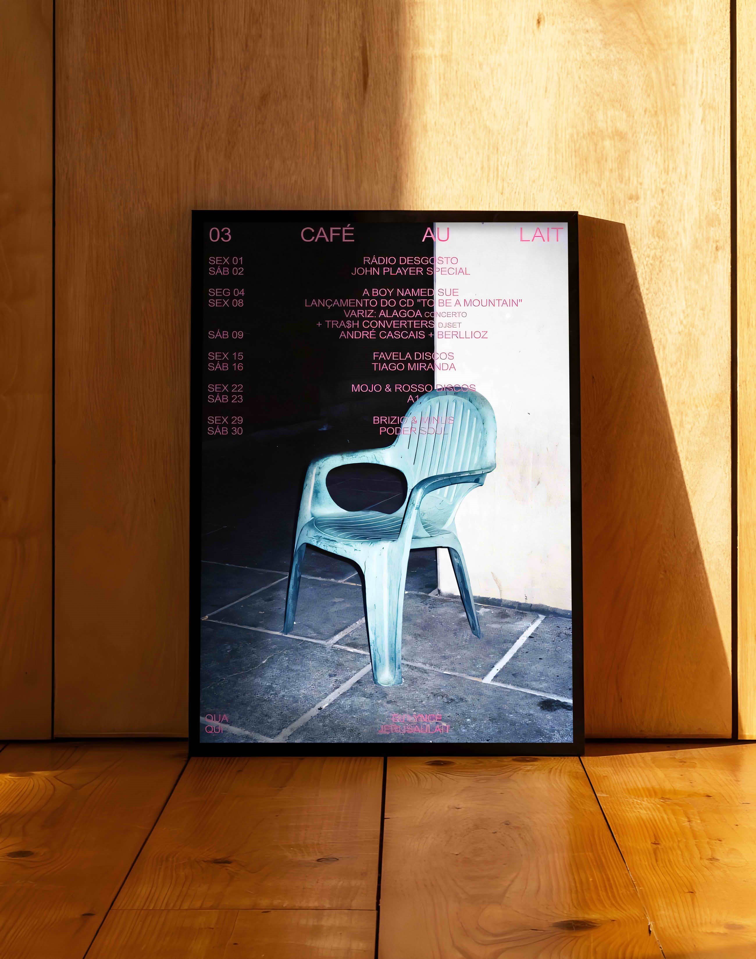 Café au Lait Modern Duvar Tablosu - Mavi Sandalye Fotoğrafik Poster