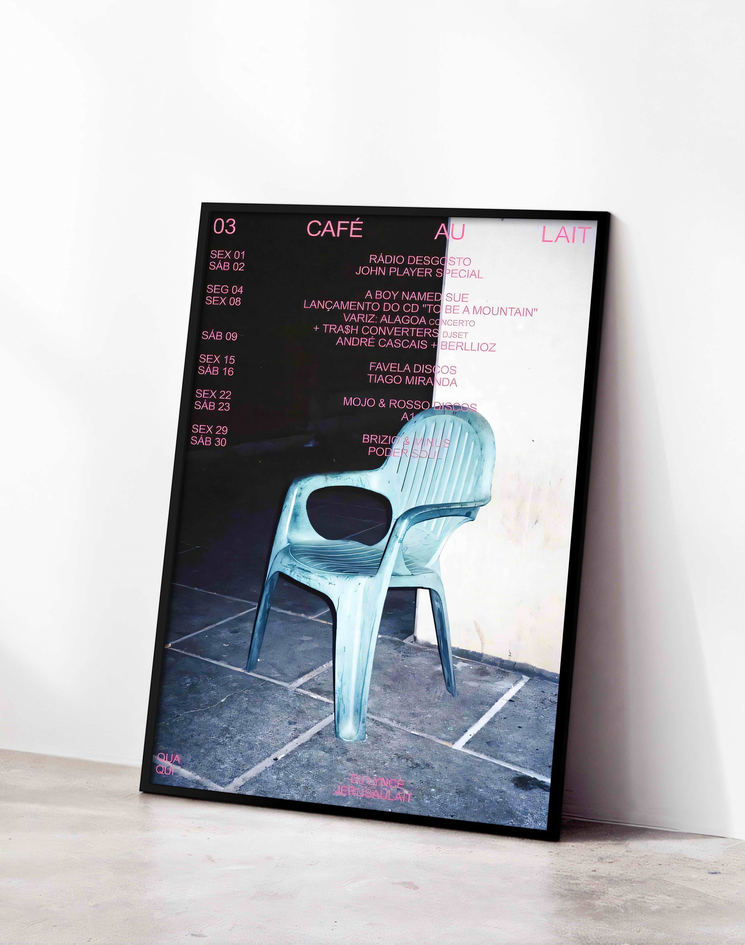 Café au Lait Modern Duvar Tablosu - Mavi Sandalye Fotoğrafik Poster