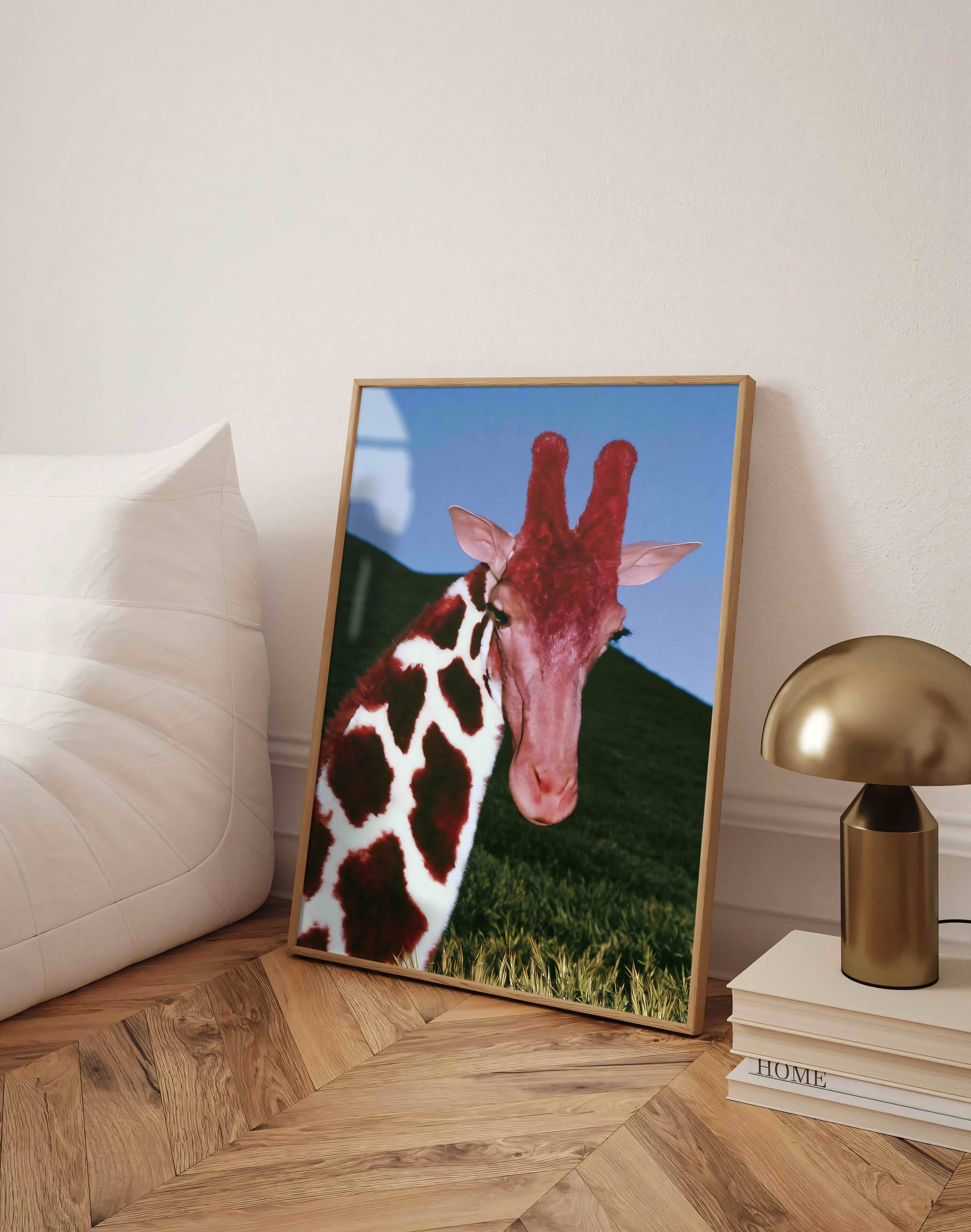 Crimson Giraffe Modern Duvar Tablosu - Mavi Kırmızı Fotoğrafik Poster
