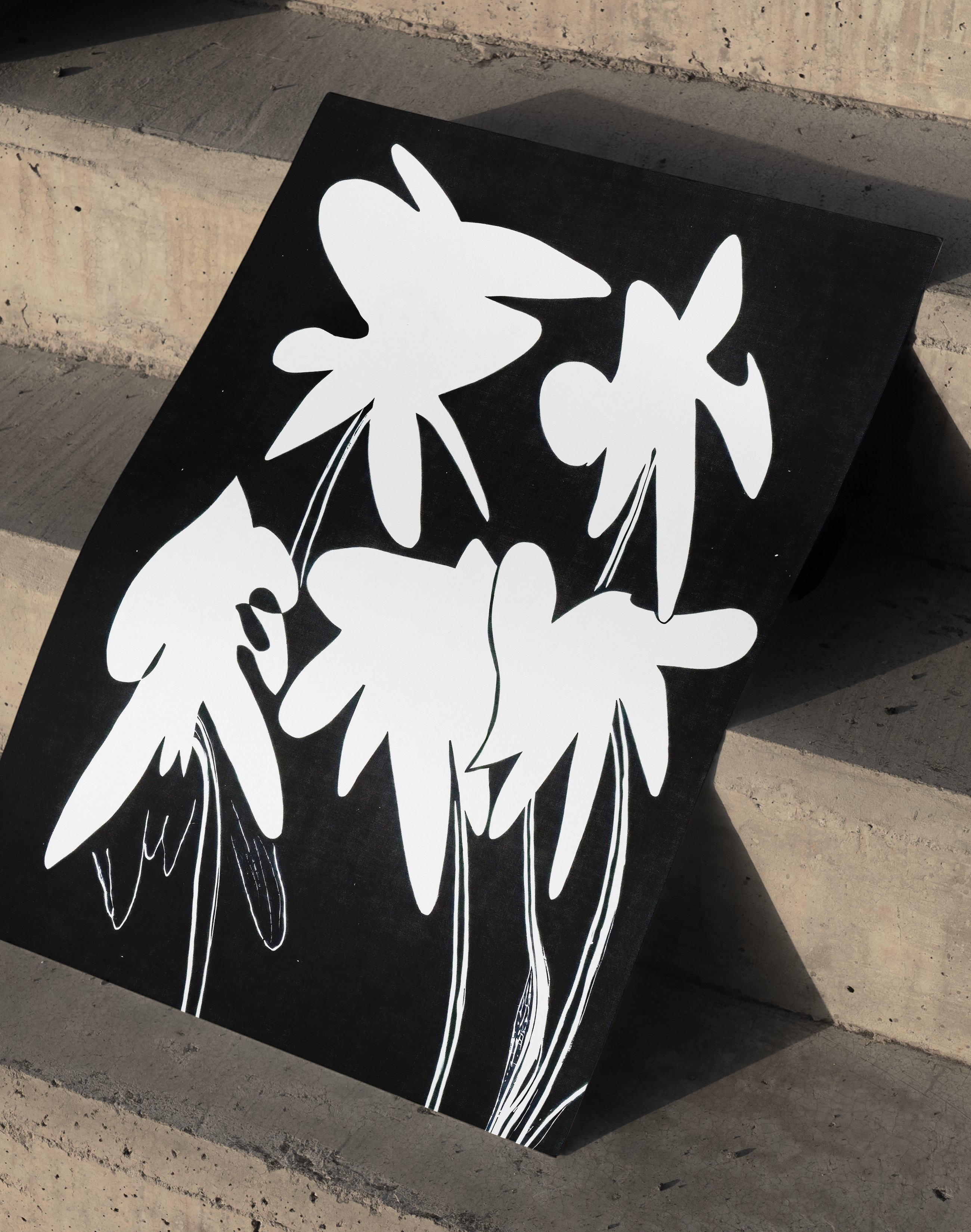 Echo Bloom Modern Duvar Tablosu – Siyah Beyaz Minimal Çiçek Poster