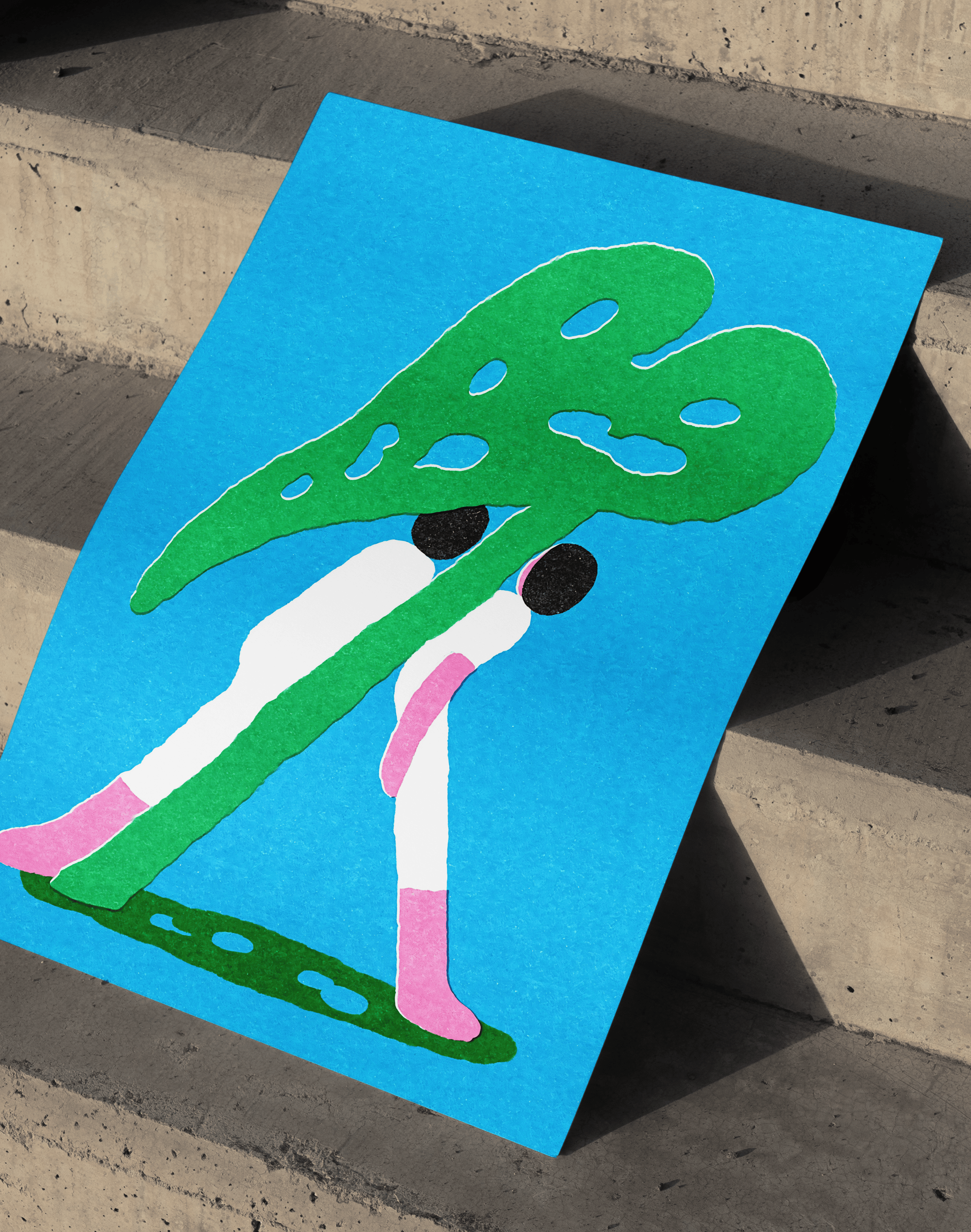 Green Stride Modern Duvar Tablosu – Mavi Zeminli Sürreal Yürüyen Form Poster