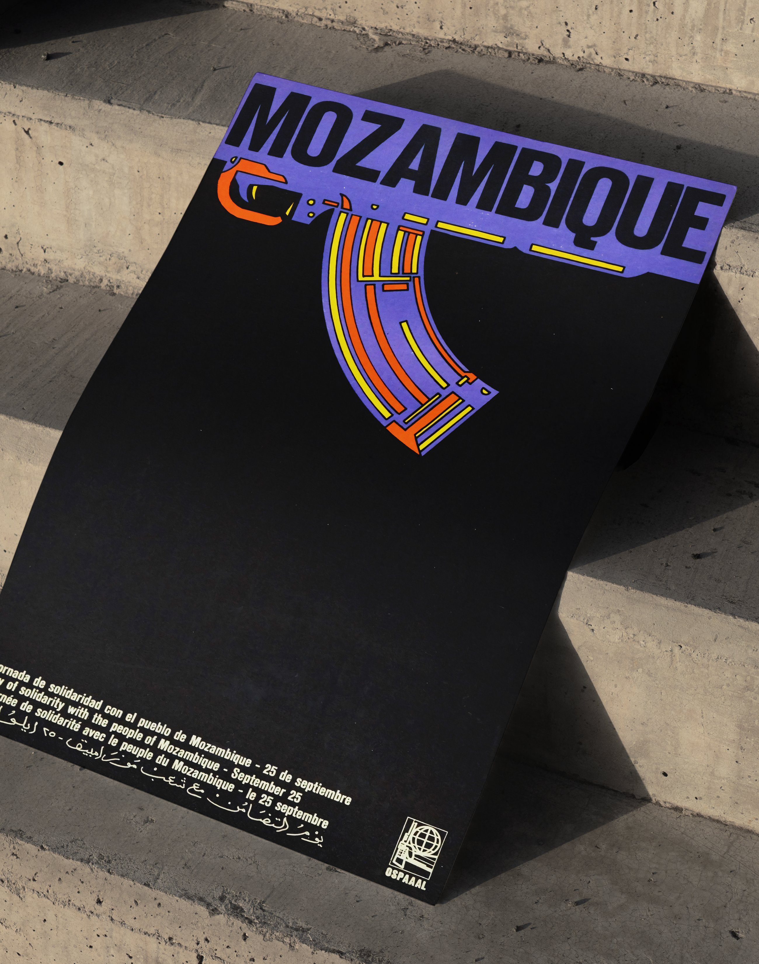 Mozambique Solidarity Modern Duvar Tablosu – Siyah Mor Retro Politik Poster