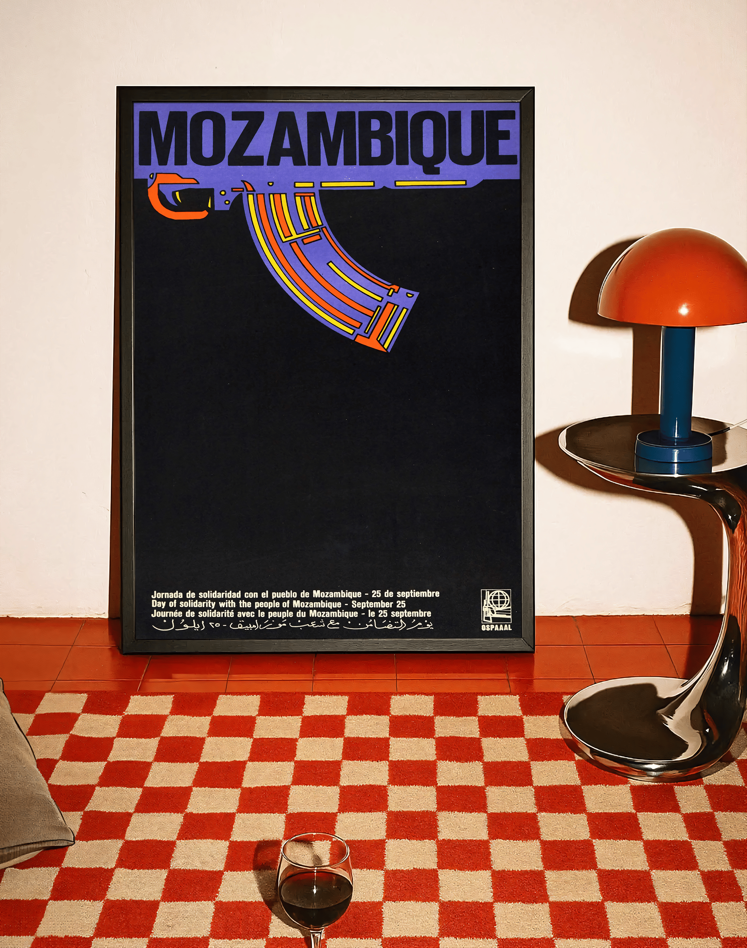 Mozambique Solidarity Modern Duvar Tablosu – Siyah Mor Retro Politik Poster