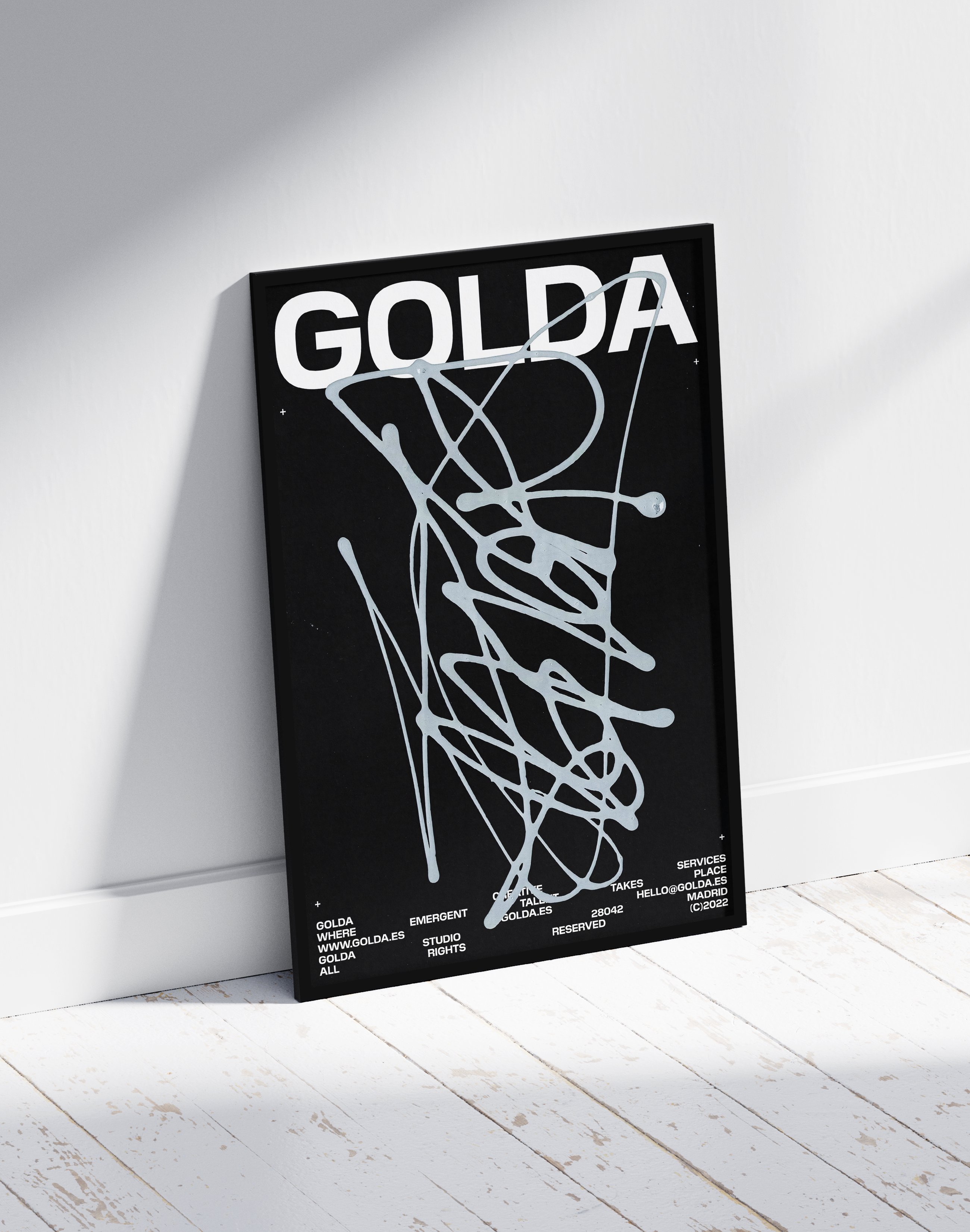 Silver Trace Modern Duvar Tablosu – Siyah Beyaz Deneysel Tipografik Poster