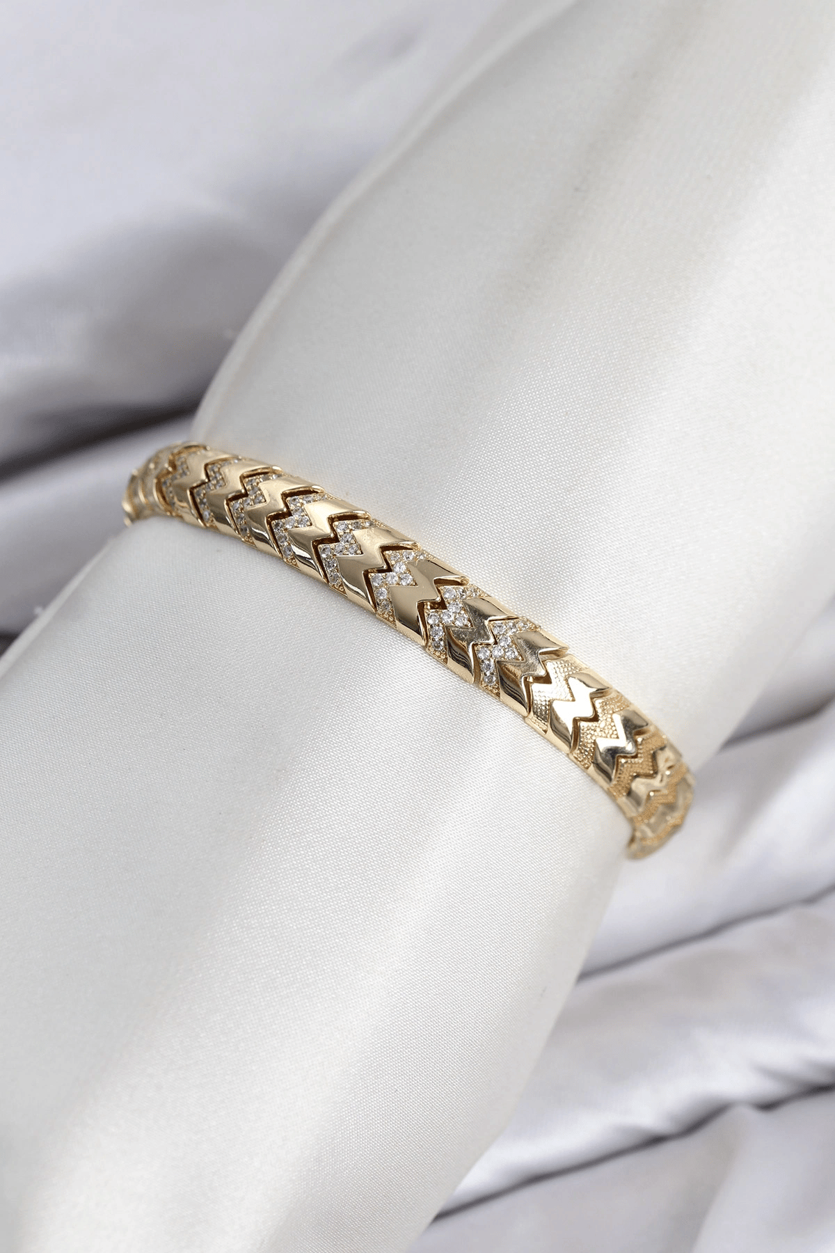 CM Kalın Yılan Model Zirkon Taşlı VIP Seri Gold Renk Pirinç Kadın Bileklik