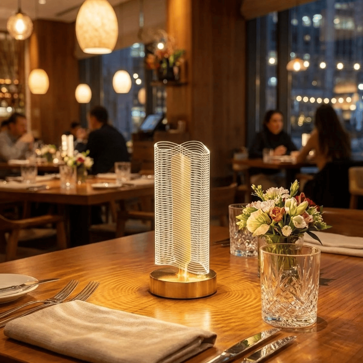 Dalgalı Silindirik Kristal Çizgili Model Led Masa Lambası – Gold Tabanlı, Dokunmatik, 3 Renk Işık Modlu, Şarjlı Modern Dekoratif Gece Lambası Bx40