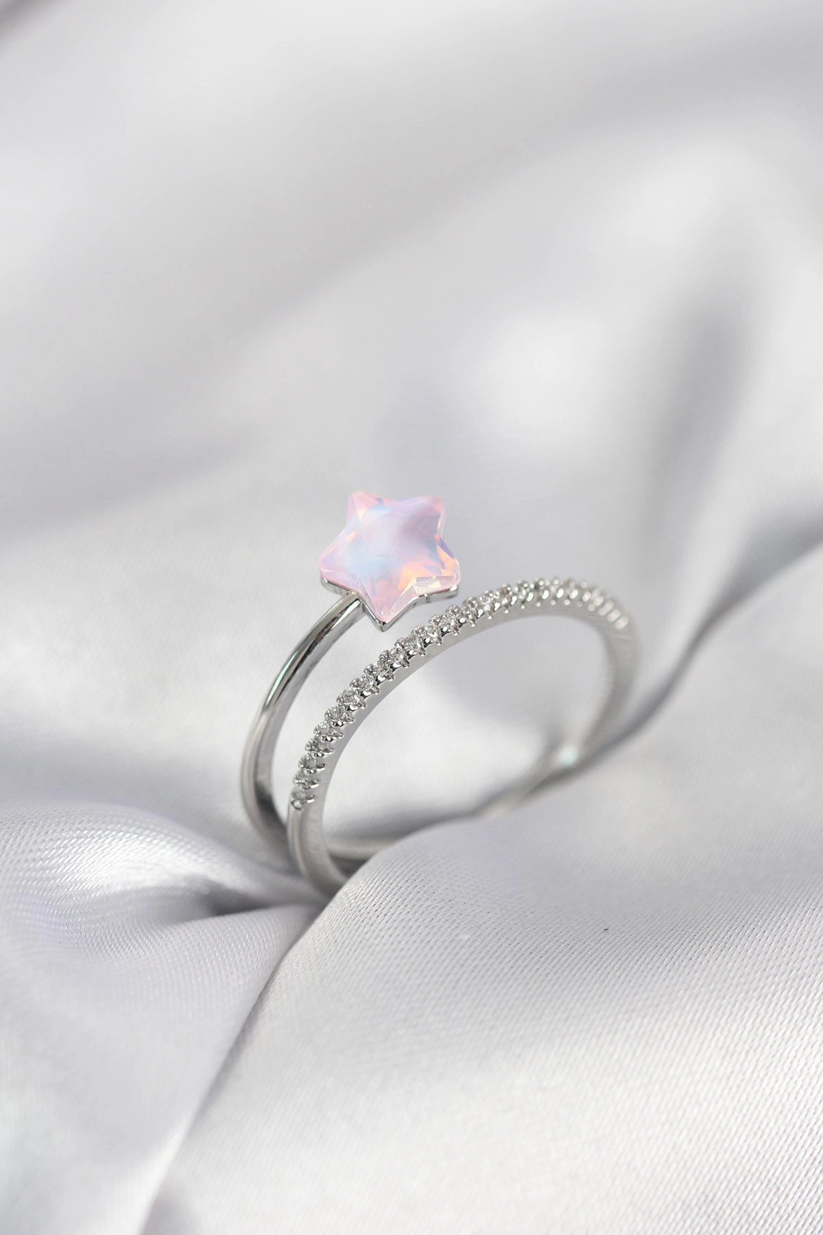 Gümüş Renk Zirkon Taşlı Pembe Halley Model Kadın Yüzük