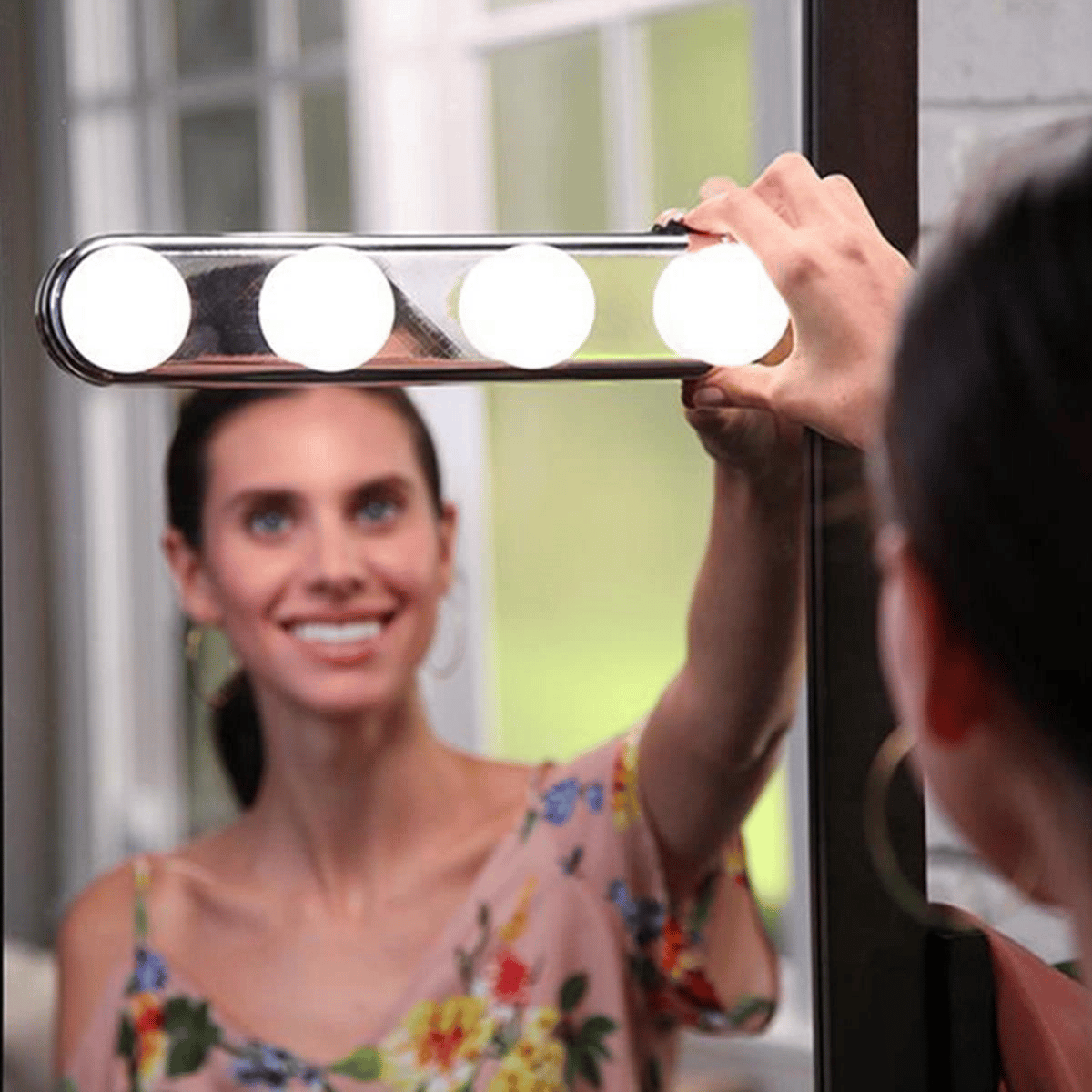 Kablosuz Parlak Banyo Stüdyo Makyaj Aynası Işığı Pilli Vantuzlu Taşınabilir 4 Led Ampul Bx40