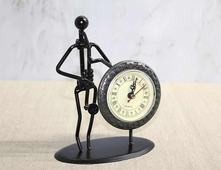 Metal Saatli Saksafon Çalan Müzisyen Alk4335