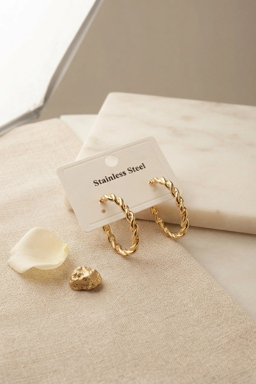 Mey İthalat® 316L Çelik Gold Renk Kıvrımlı Halka Tasarım Model Küpe
