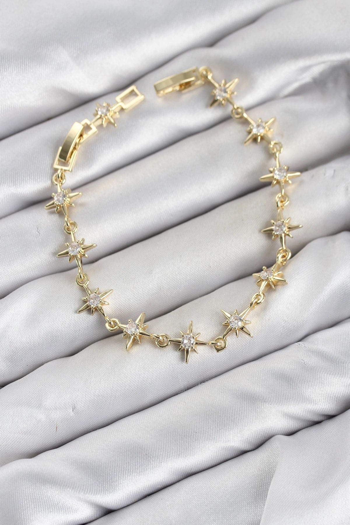 Mey İthalat® CM Kutup Yıldızı Model Gold Renk Zirkon Taşlı Kadın Bileklik