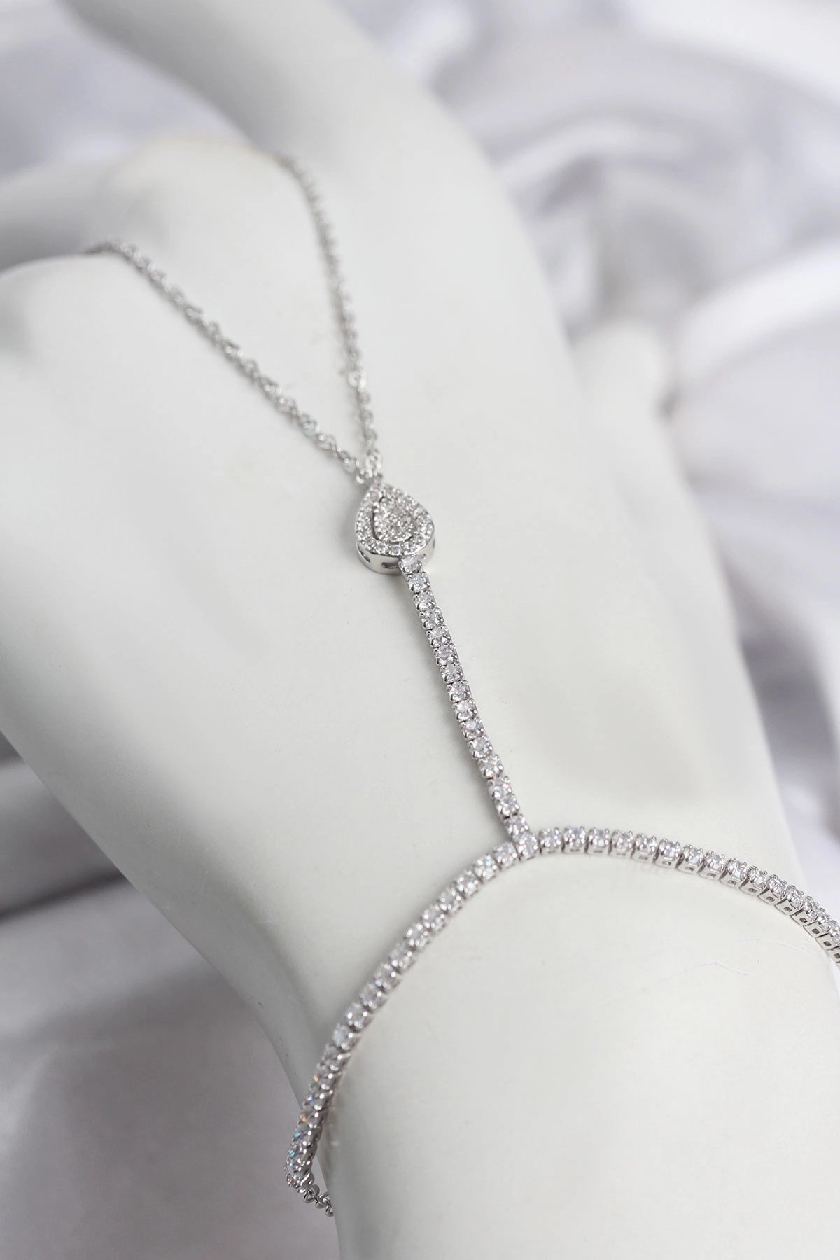 Mey İthalat® Gümüş Renk Pirinç Zirkon Taşlı Damla Model Şahmeran