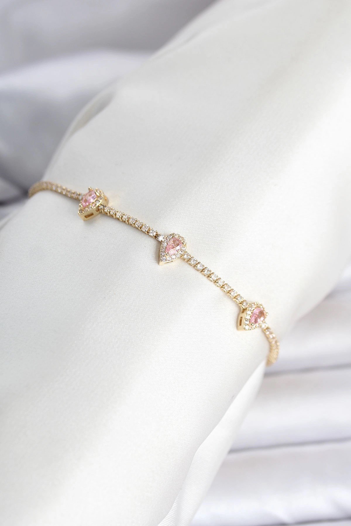 Mey İthalat® Pirinç Gold Renk Pembe Damla Taş Detaylı Kadın Su Yolu Bileklik