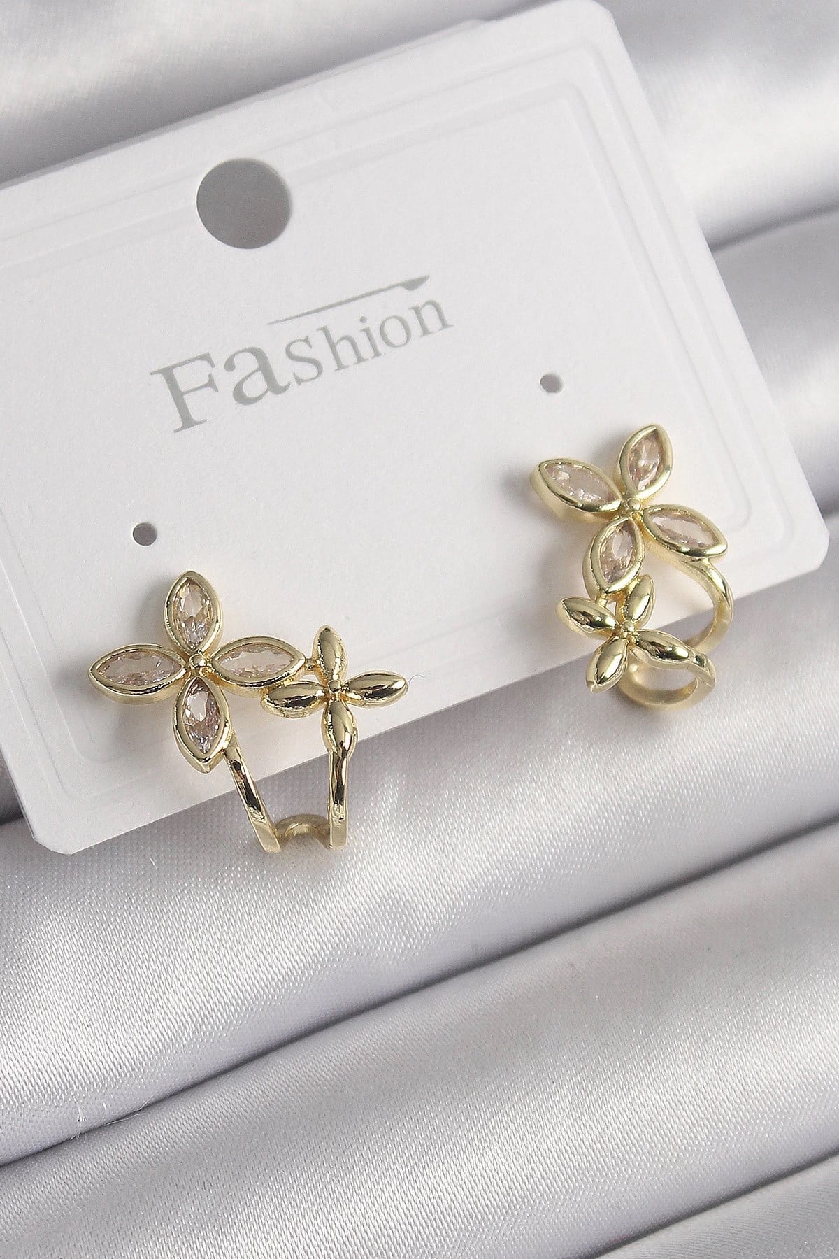 Mey İthalat® Pirinç Gold Renk Zirkon Taşlı 2'Li Çiçek Model Kadın Küpe