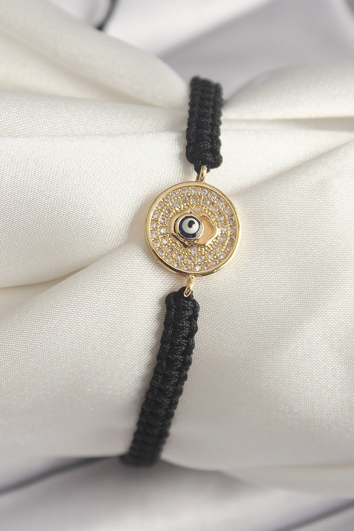 Mey İthalat® Pirinç Gold Renk Zirkon Taşlı Nazar Boncuk İşleme Makrome Asansörlü Model Kadın Bileklik