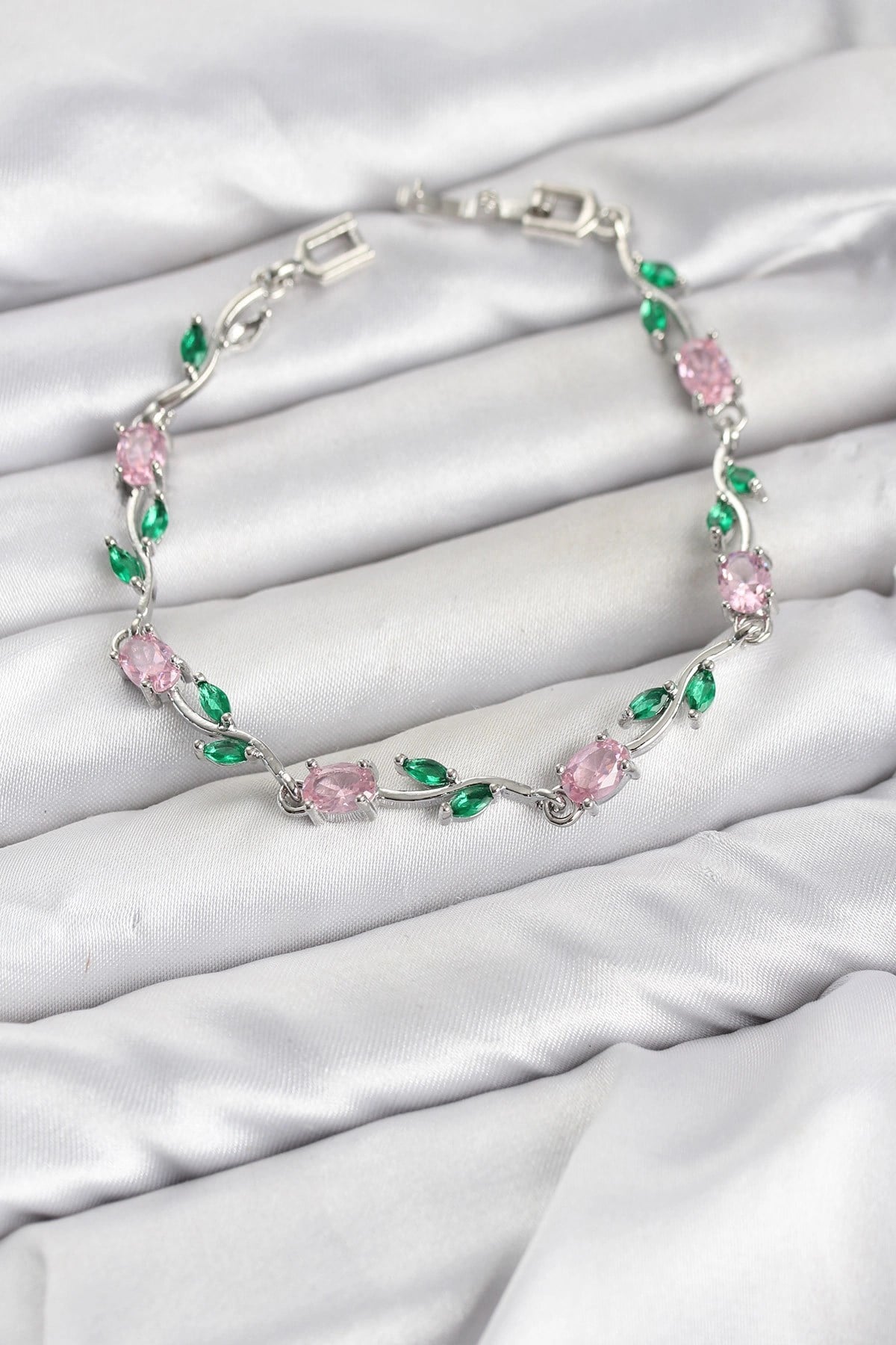 Mey İthalat® Pirinç Gümüş Renk Pembe Zirkon Taşlı Çiçek Model Kadın Bileklik
