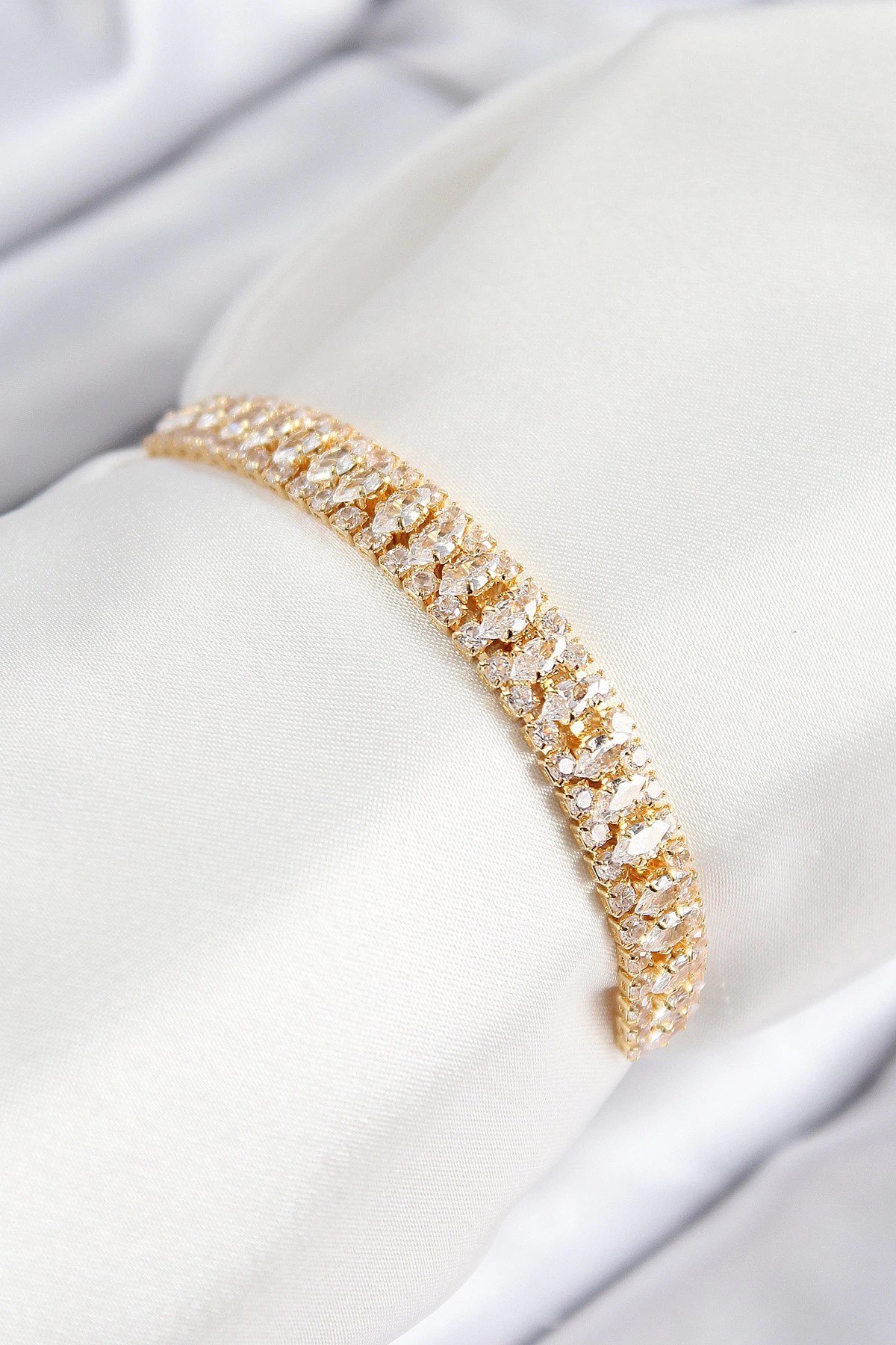 Mey İthalat® Pirinç Zirkon Taşlı Tennıs Model Gold Renk Asansörlü Kadın Bileklik