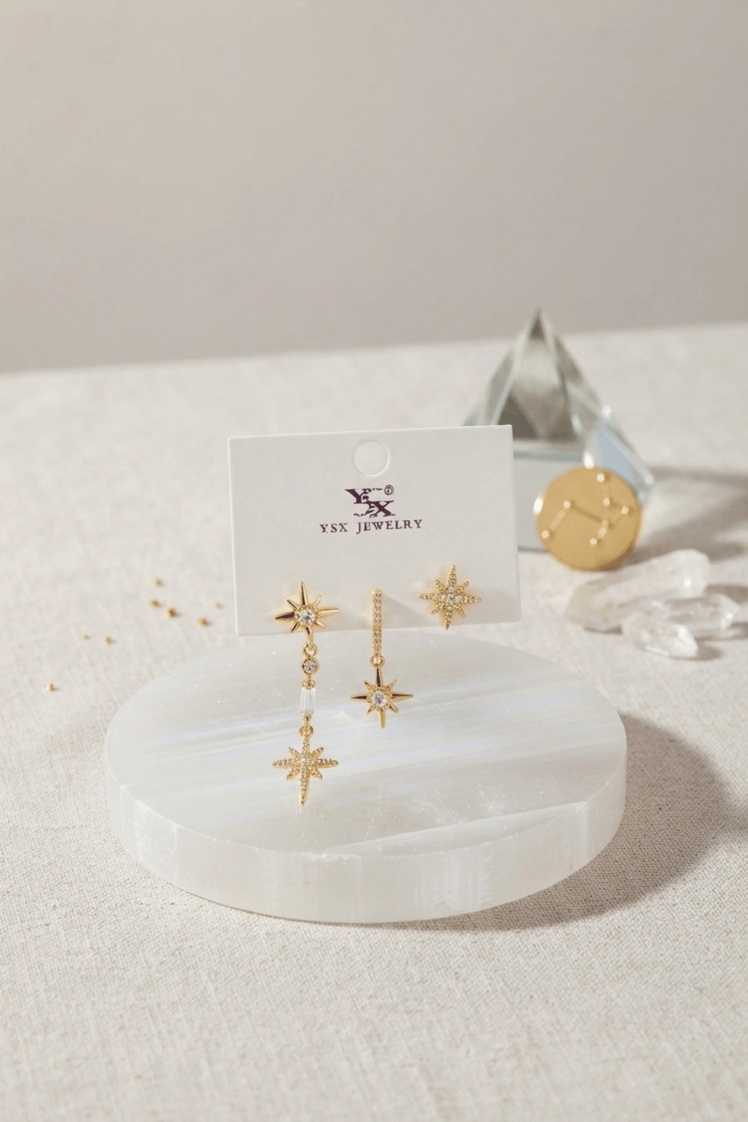 Pirinç Gold Renk Zirkon Taşlı Kutup Yıldızı Model Kadın Küpe Seti