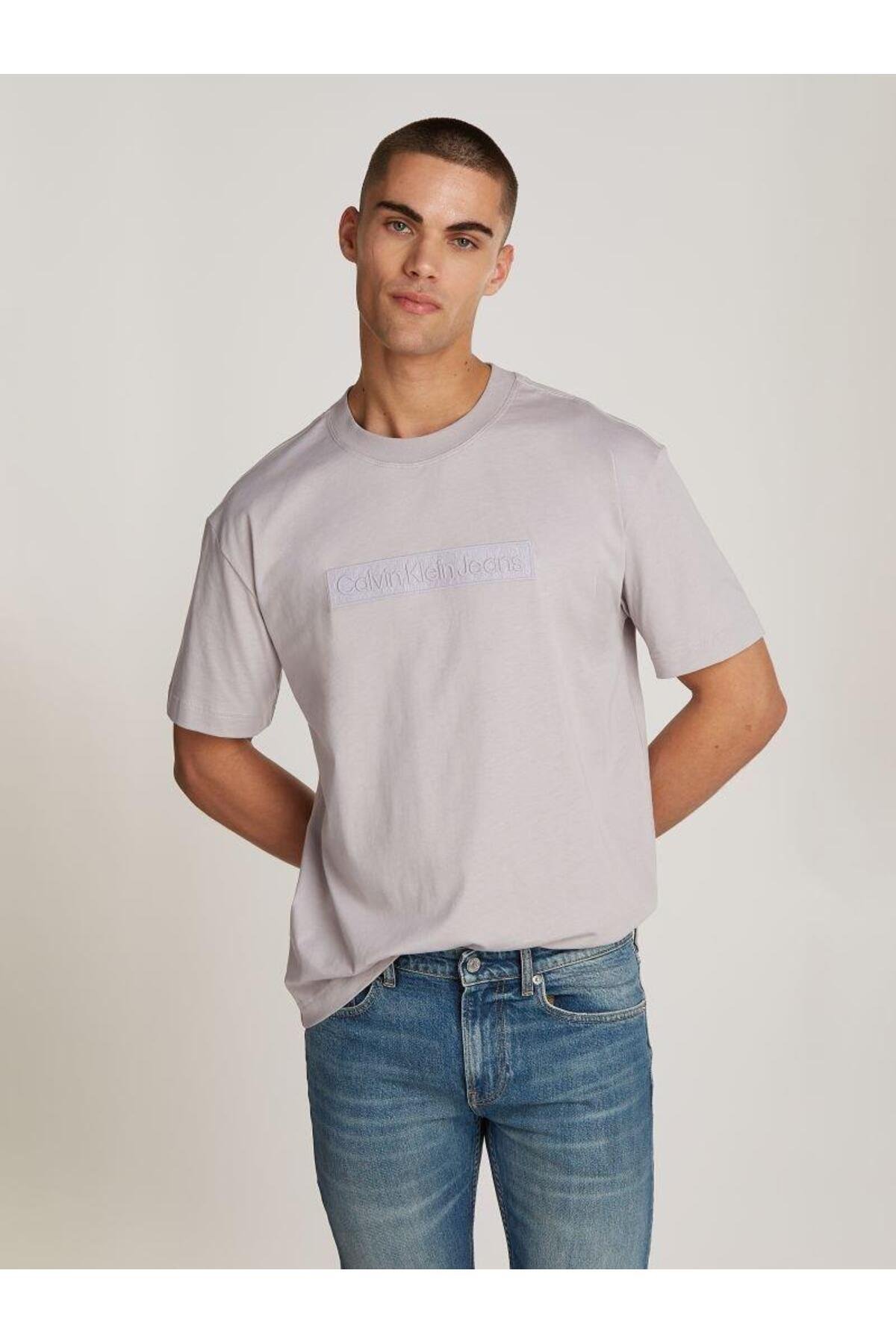 EMBROIDERED BOX TEE