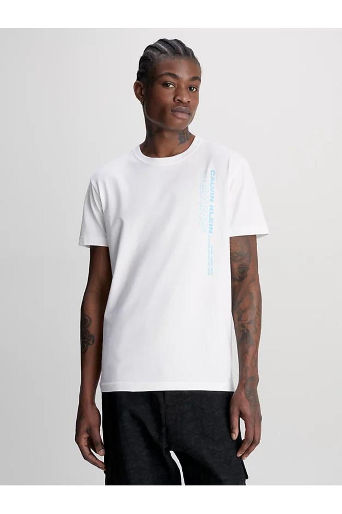 Stacked Outline Logo T-shirt