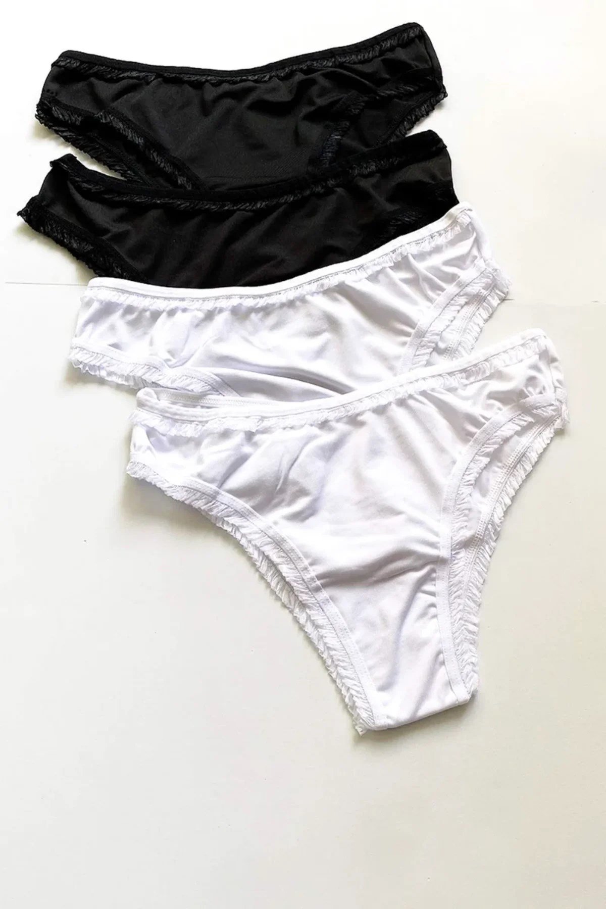 4 Adet Kadın Mikro Bikini Külot İnce Lastik FırFır Kenarlı Yumuşak Doku İç Giyim Siyah Beyaz