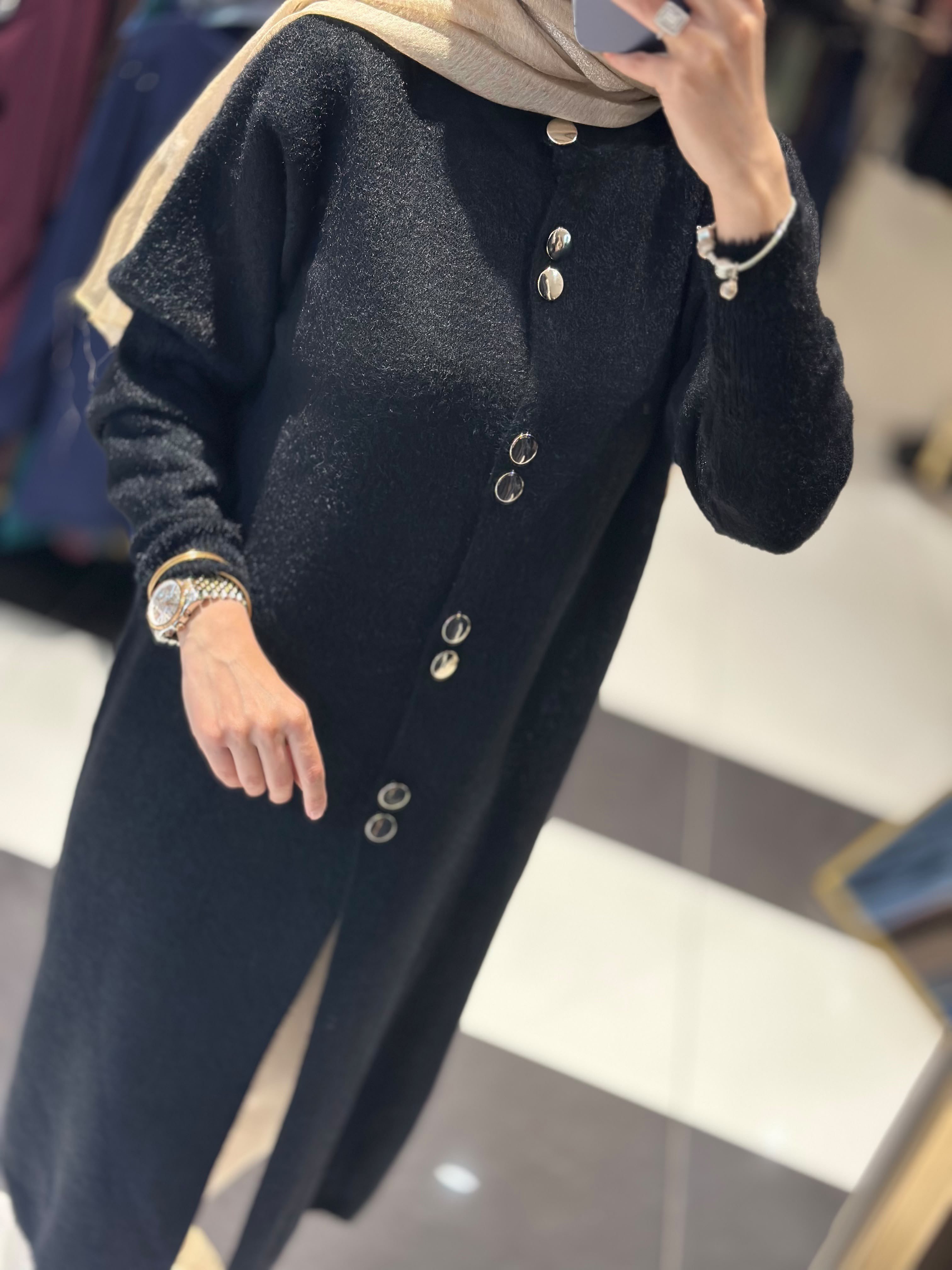 T134 ANGORA HIRKA