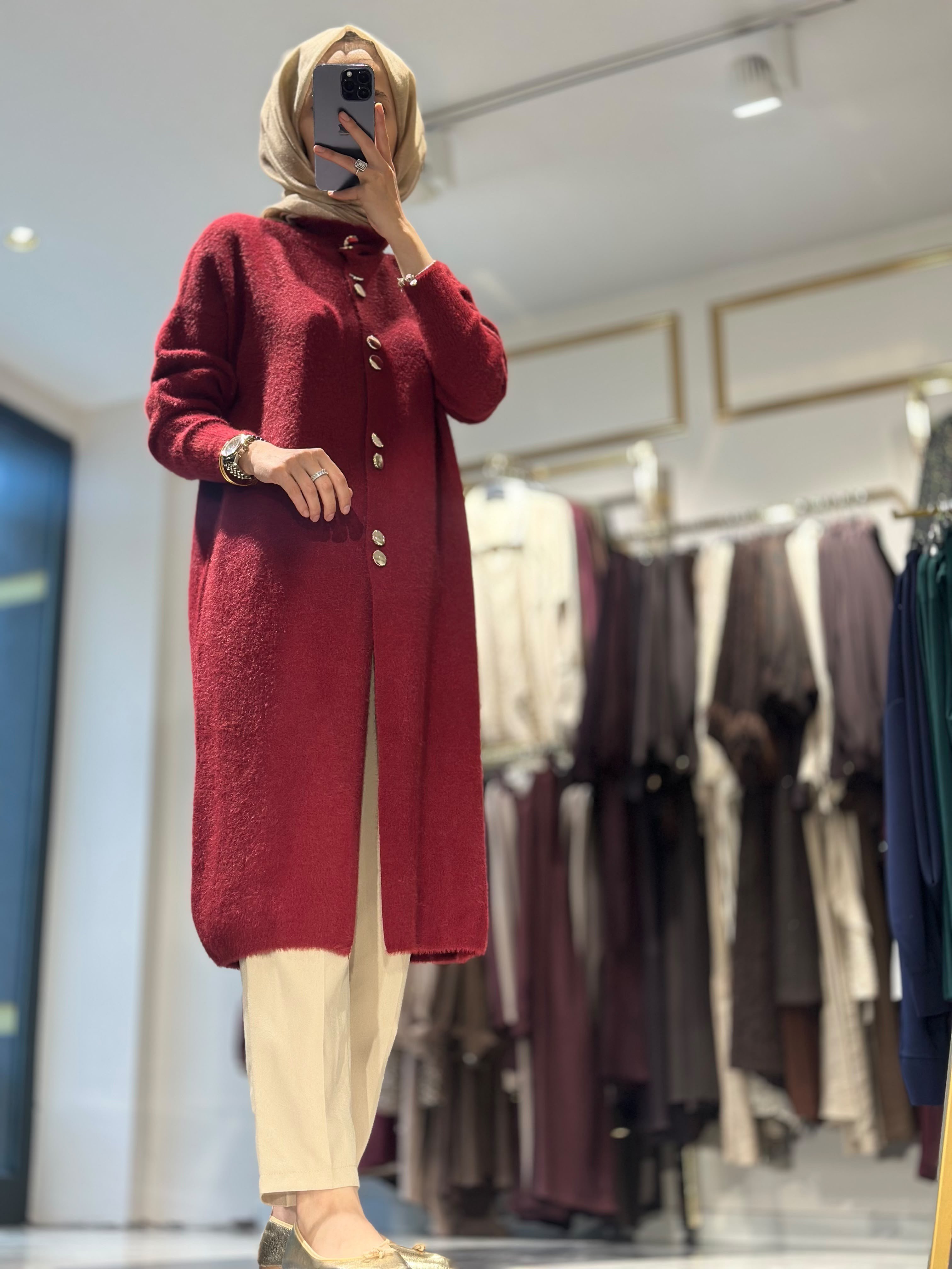 T134 ANGORA HIRKA