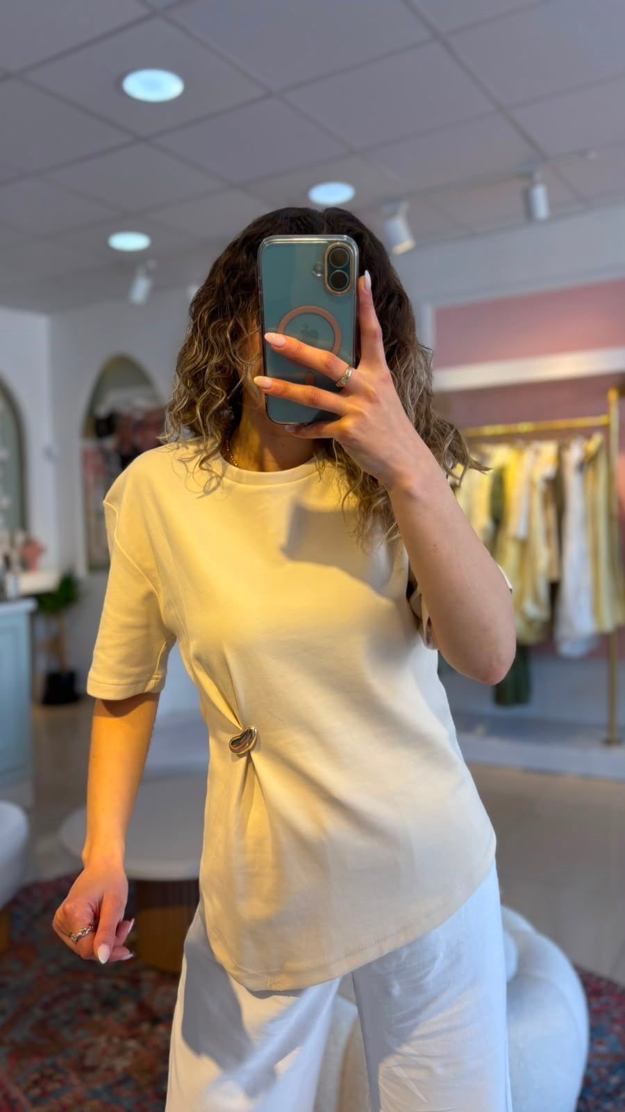 Toka Detaylı Asimetrik Tshirt