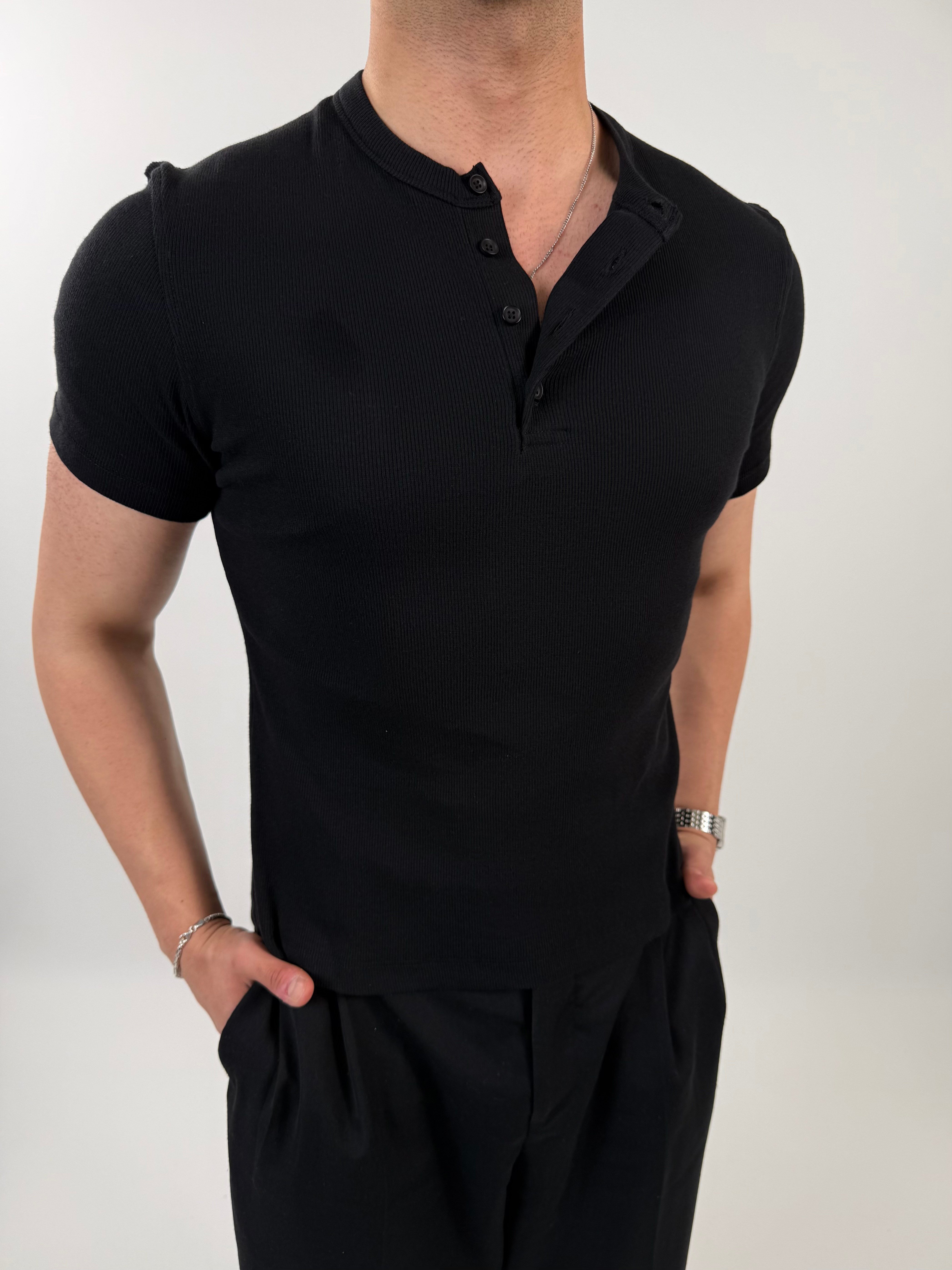 Ribanalı Henley Yaka Tişört